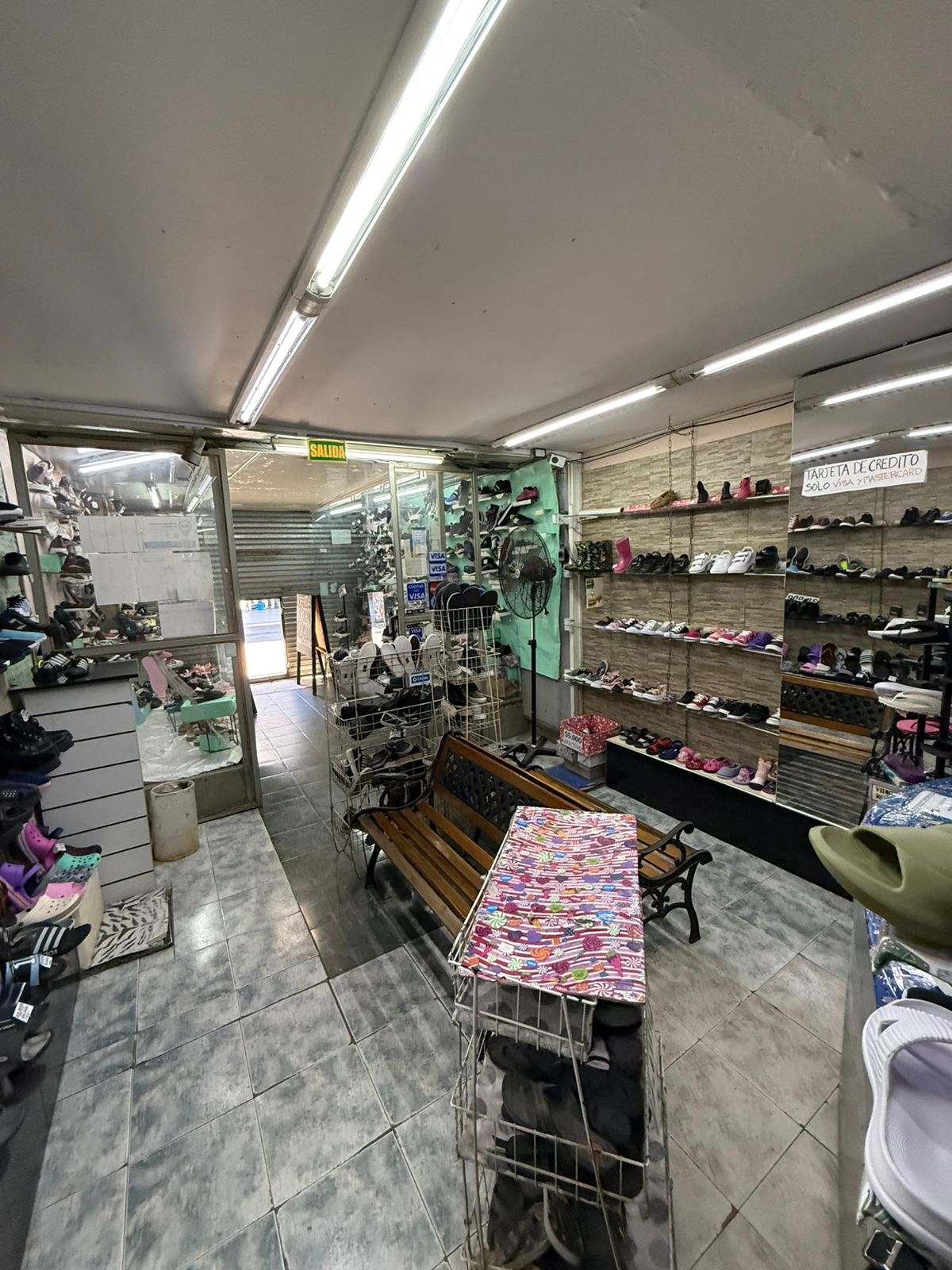 aparopropiedades - Local comercial sobre Rivadavia