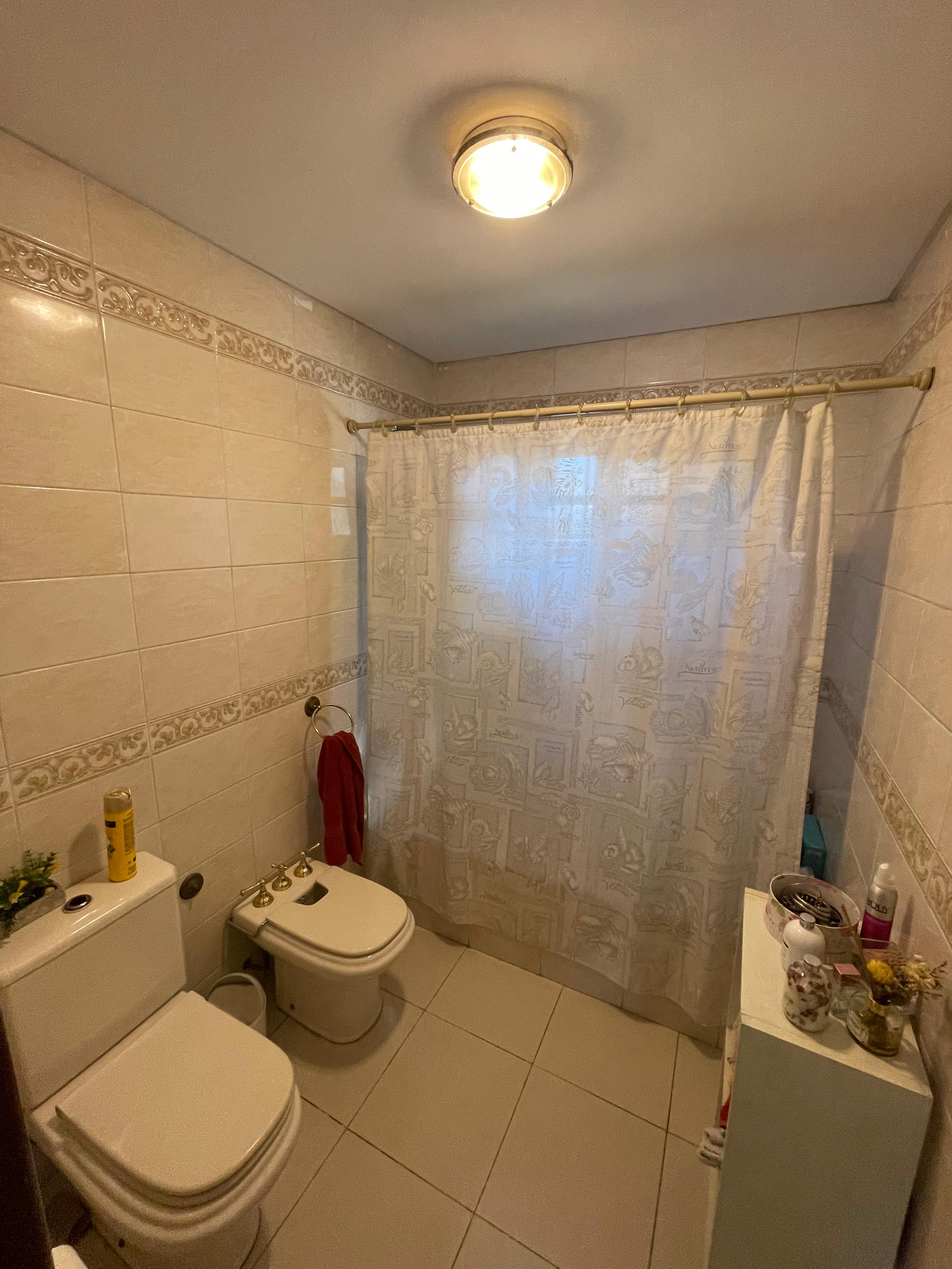 aparopropiedades - Chalet a la venta en Quilmes
