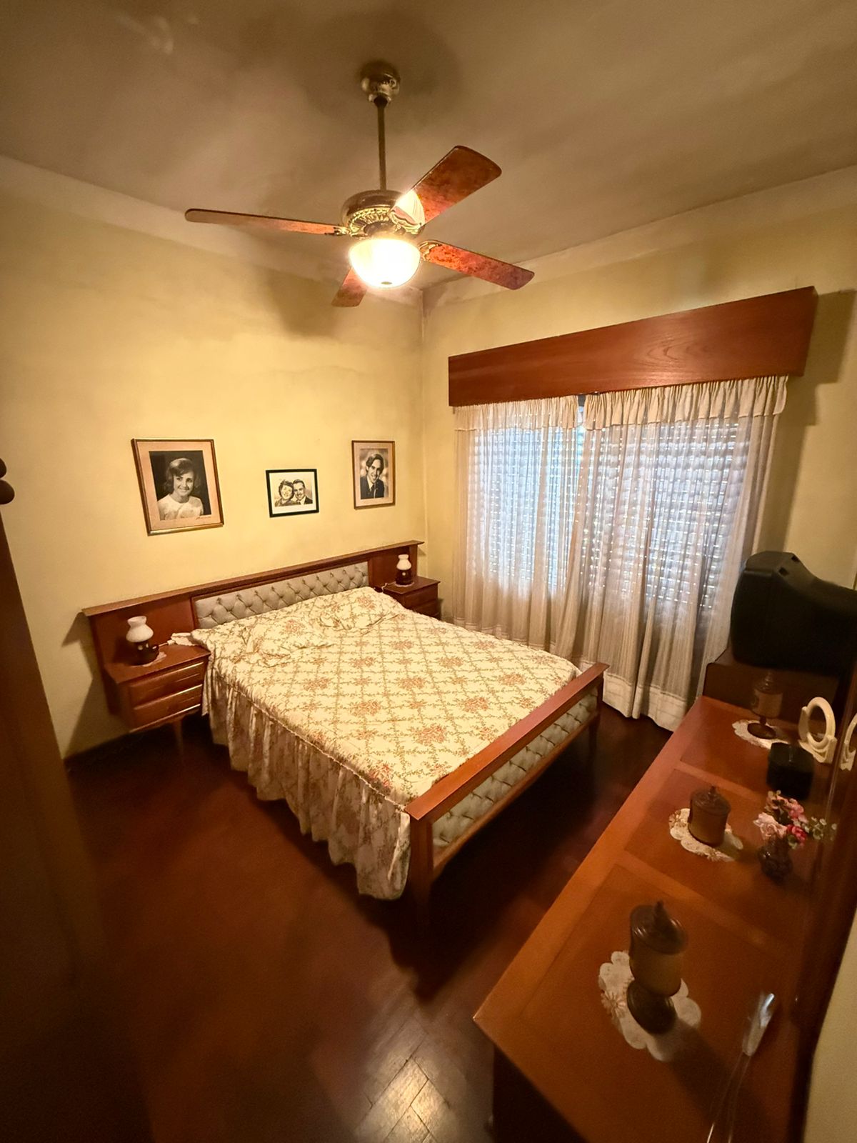 aparopropiedades - Casa a la venta en Quilmes Este