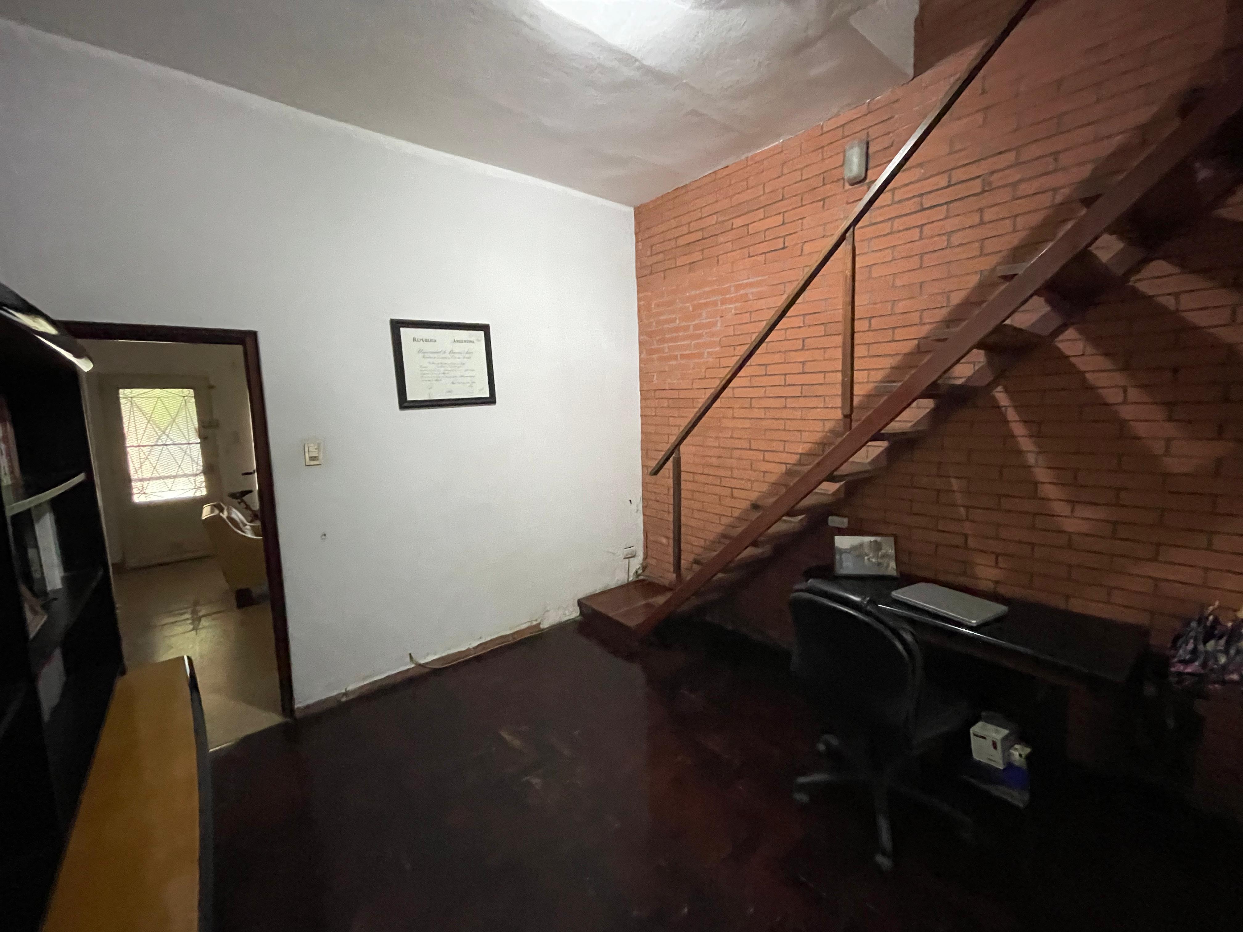 aparopropiedades - Casa en dos plantas a la venta
