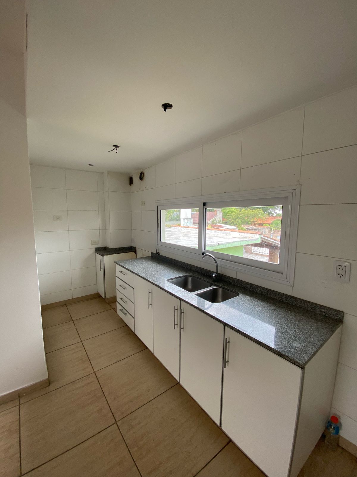 aparopropiedades - Triplex en Ezpeleta