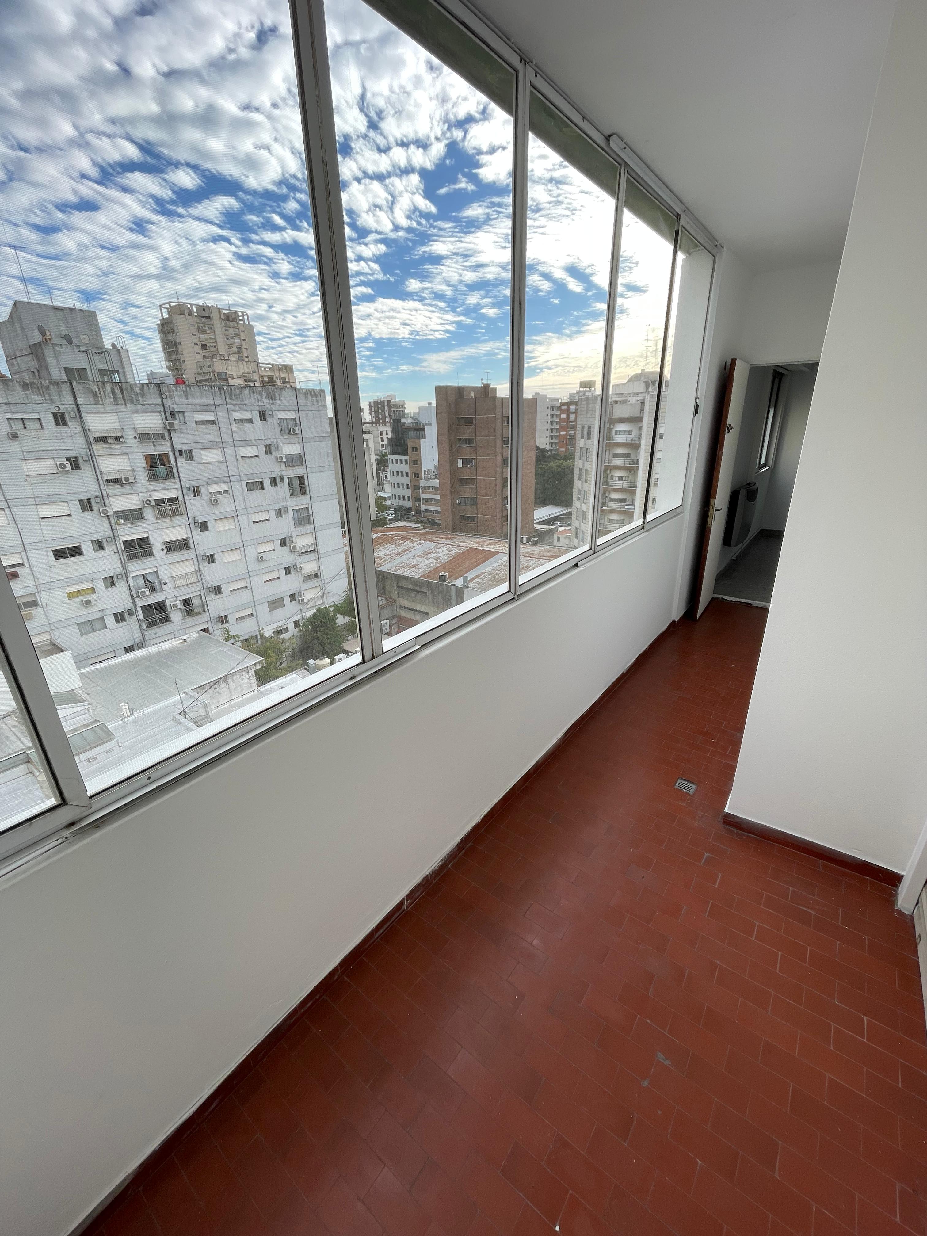 aparopropiedades - Departamento de 3 ambientes en Quilmes centro a la venta