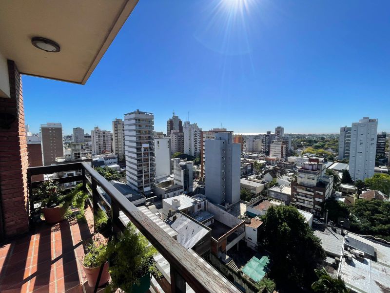 aparopropiedades - Semipiso a la venta con cochera en Quilmes Centro 