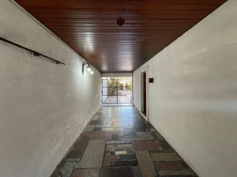 aparopropiedades - Chalet en dos Plantas a la venta