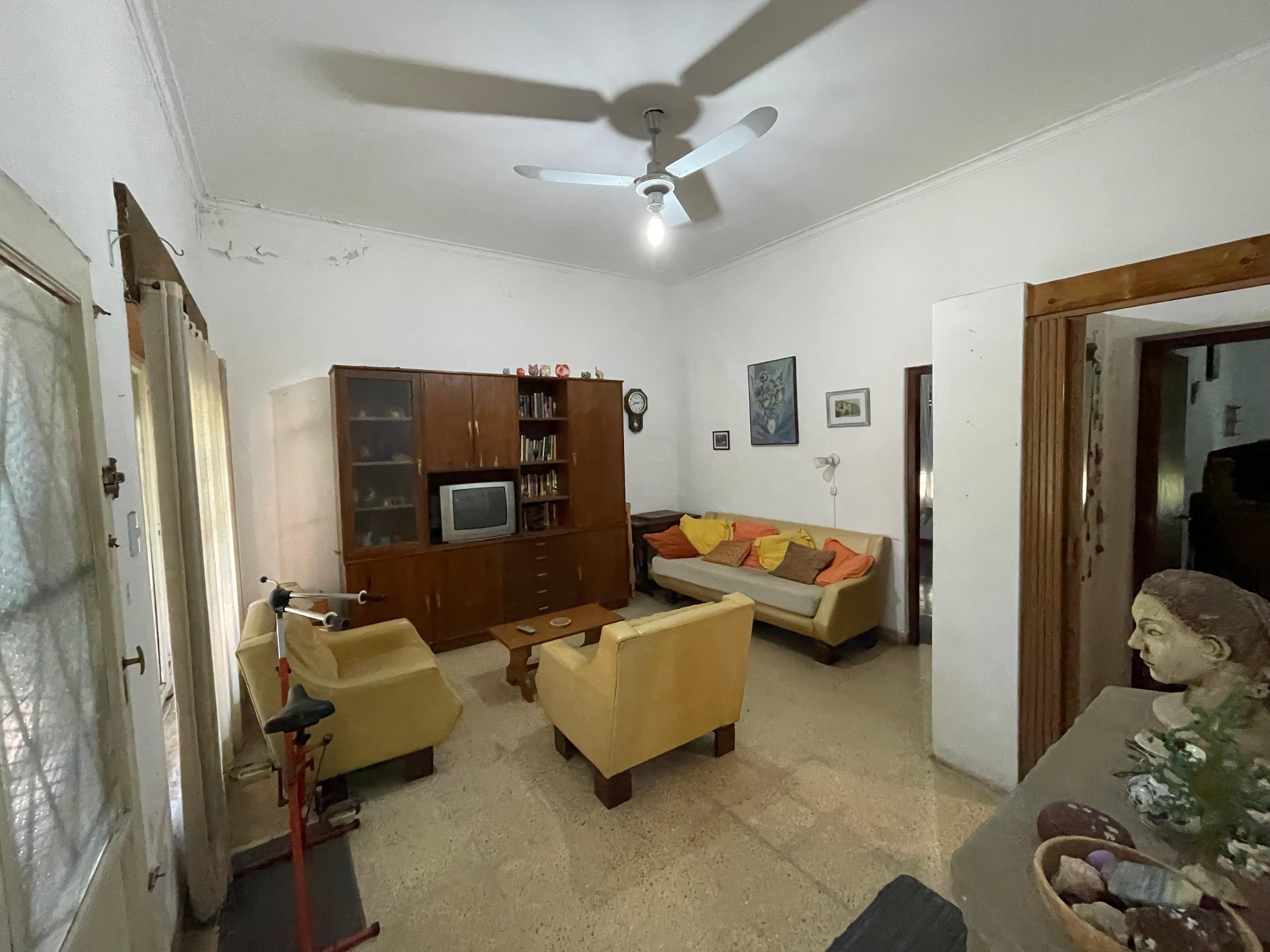 aparopropiedades - Casa en dos plantas a la venta