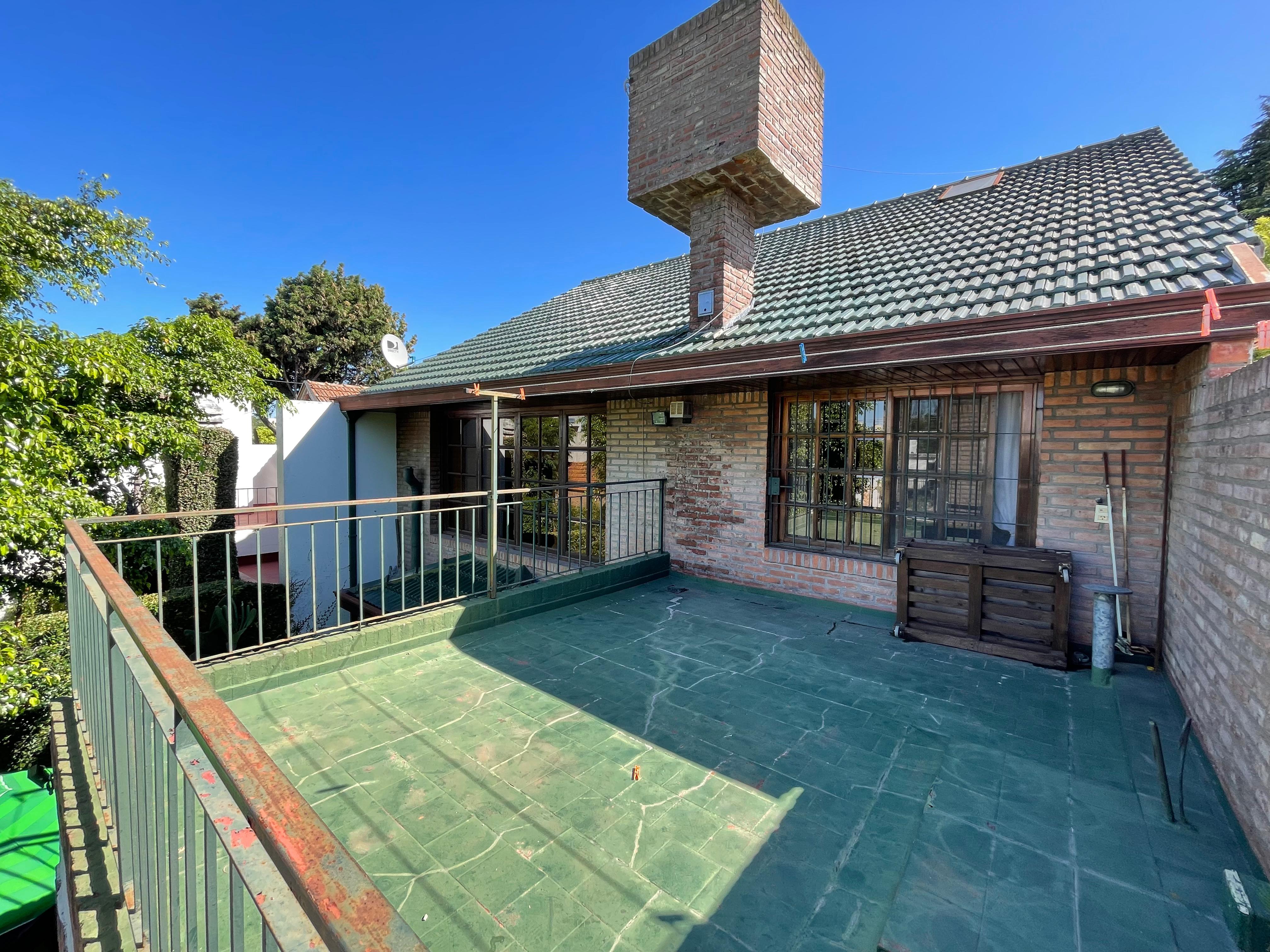 aparopropiedades - Chalet a la venta en Quilmes