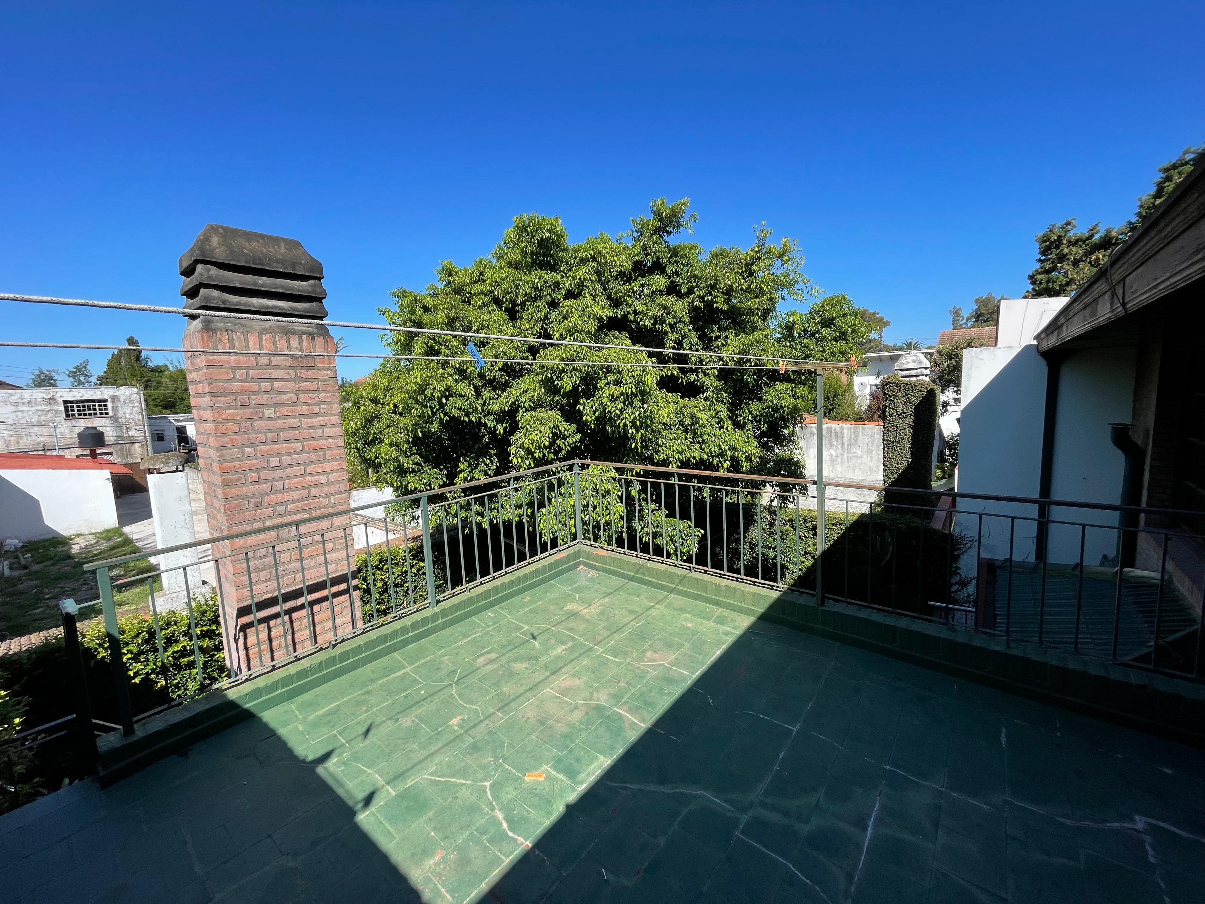 aparopropiedades - Chalet a la venta en Quilmes