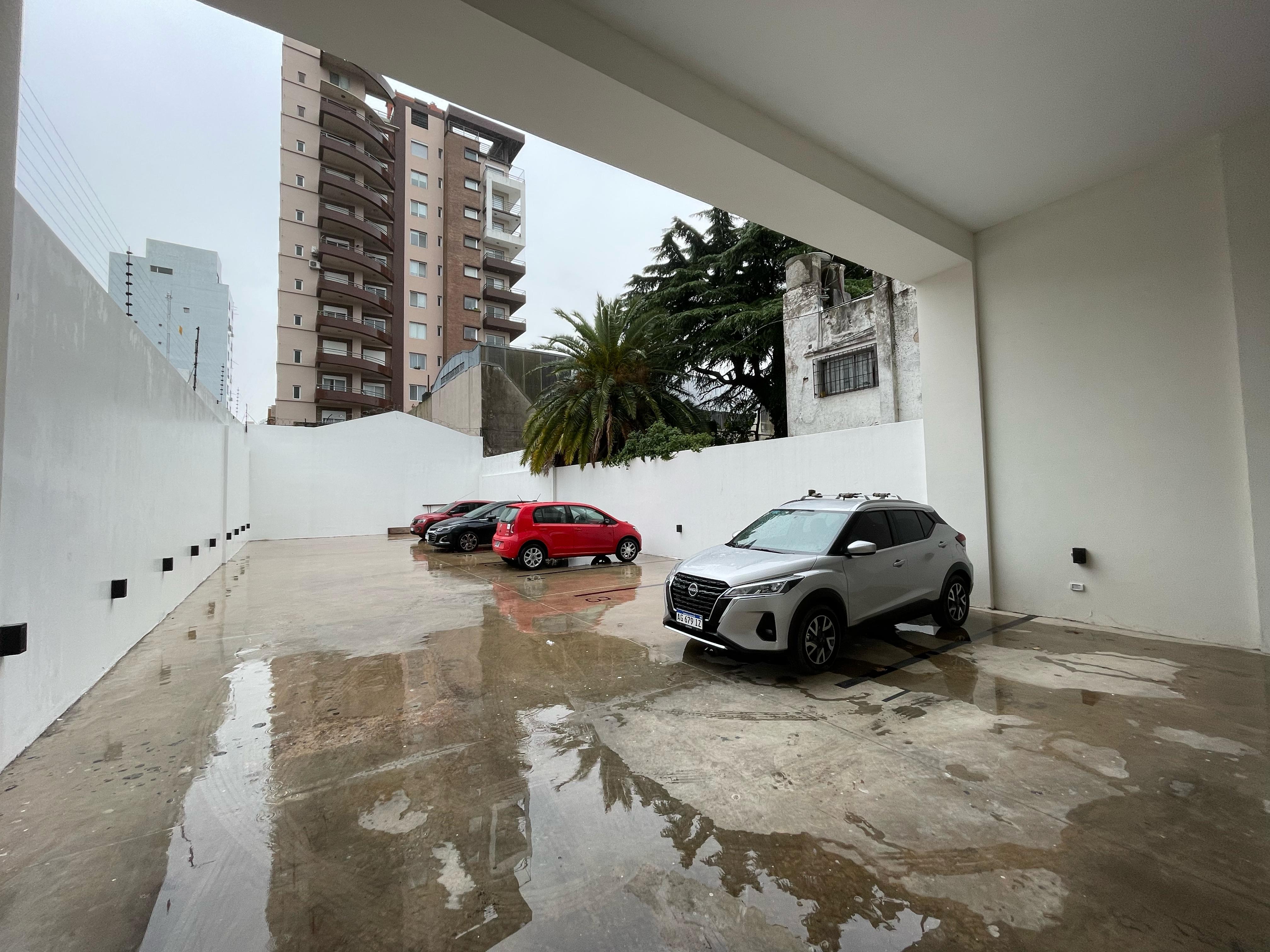 aparopropiedades - Departamento de 2 ambientes con cochera en Quilmes centro