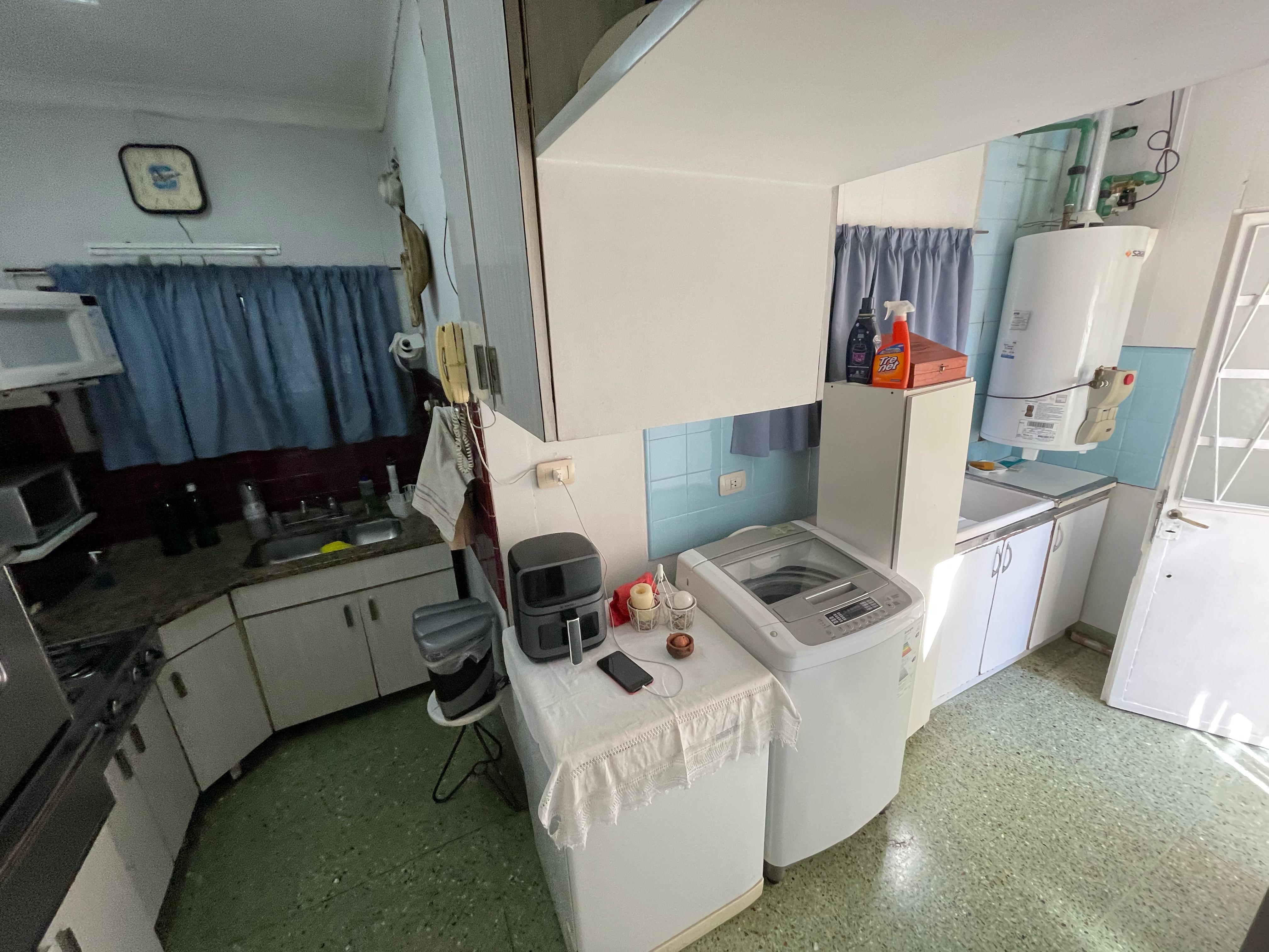 aparopropiedades - Chalet en Quilmes Oeste a la Venta