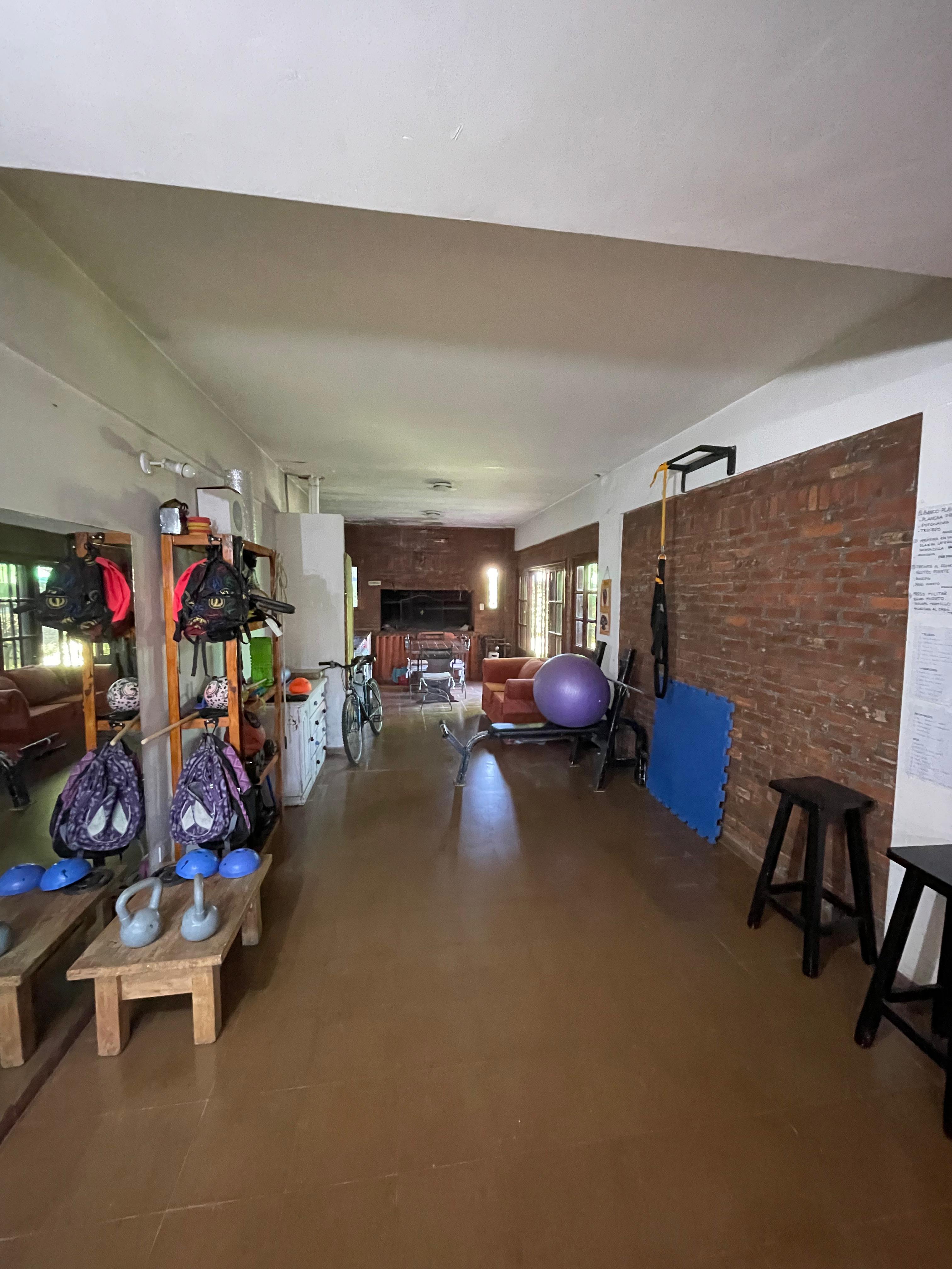aparopropiedades - Chalet a la venta en Quilmes