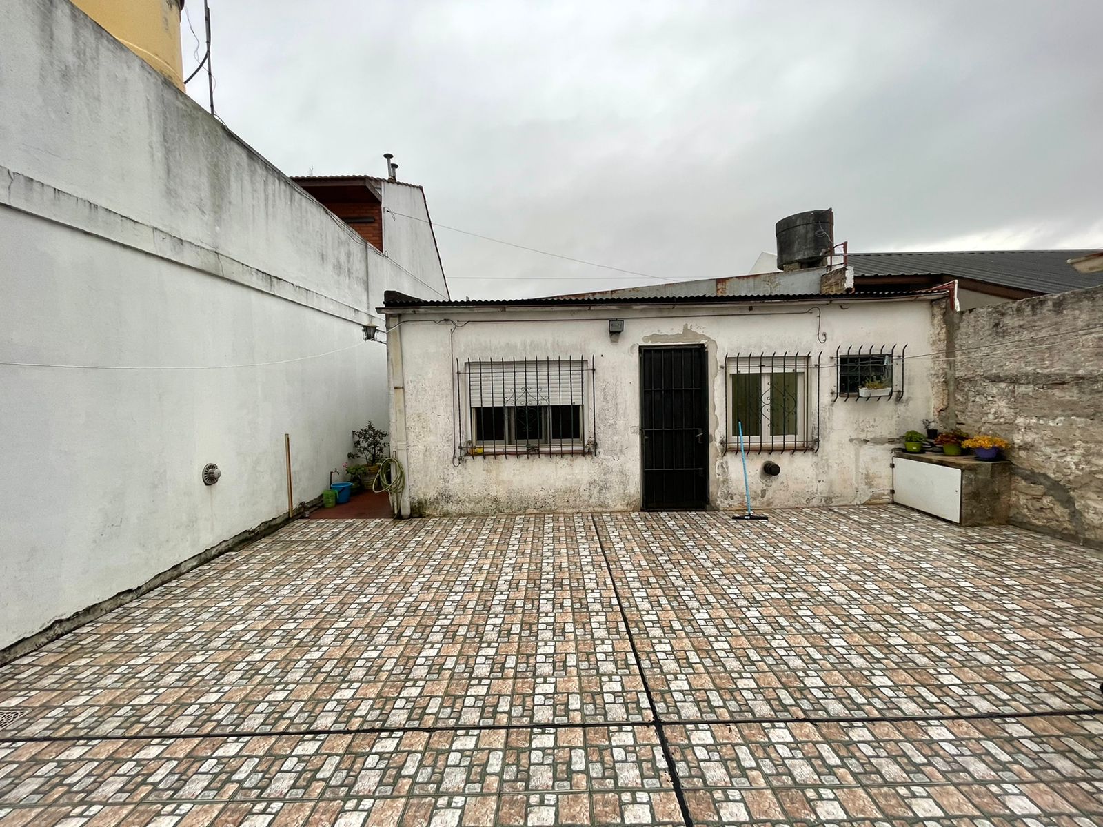 aparopropiedades - Casa en Quilmes Este a la venta
