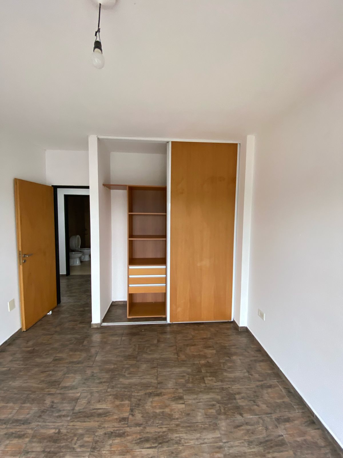 aparopropiedades - Triplex en Ezpeleta