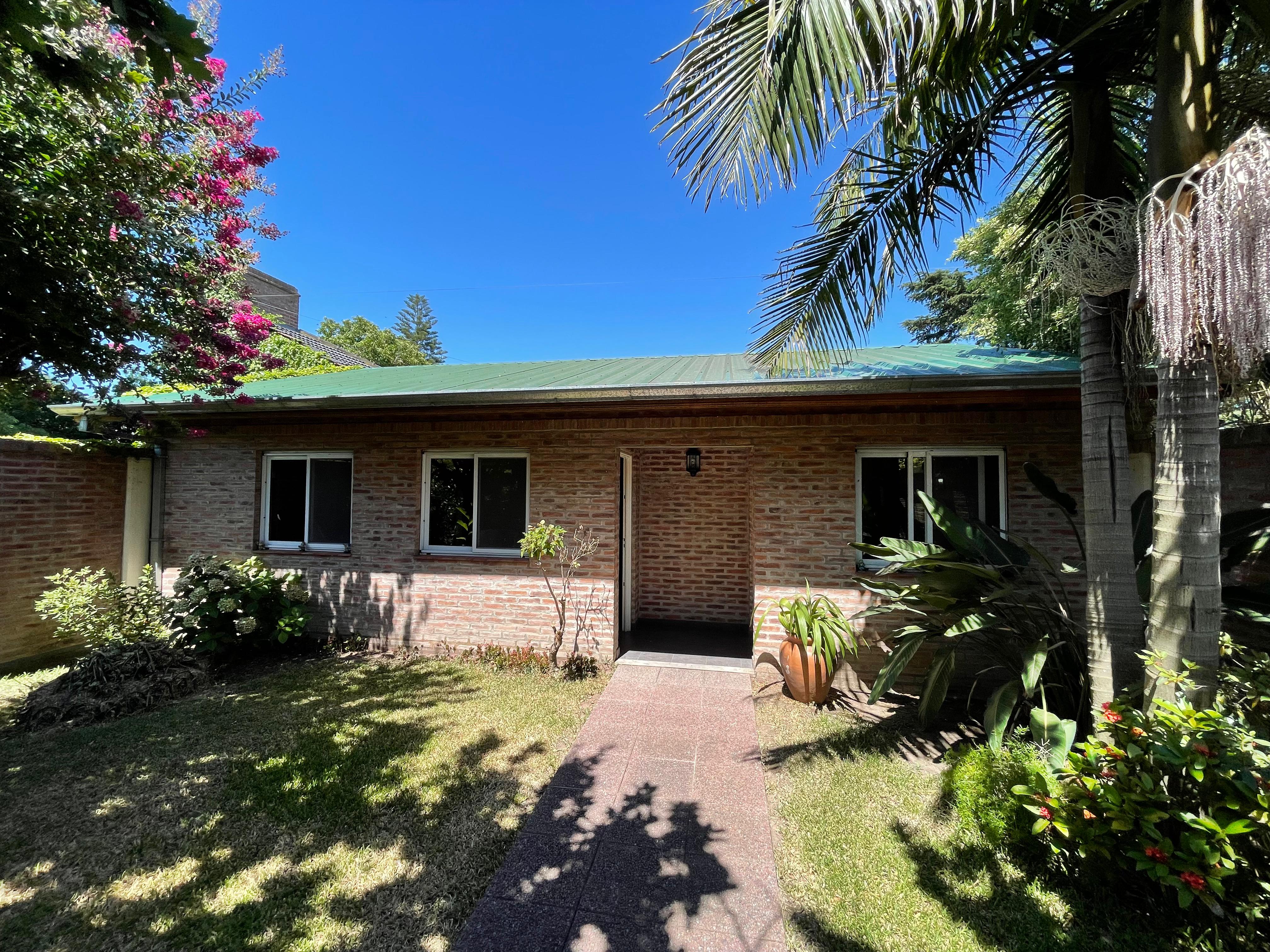 aparopropiedades - Chalet en el Barrio Los Cedros a la venta