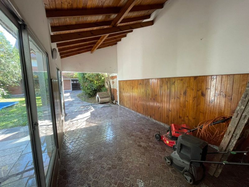 aparopropiedades - Chalet en dos Plantas a la venta
