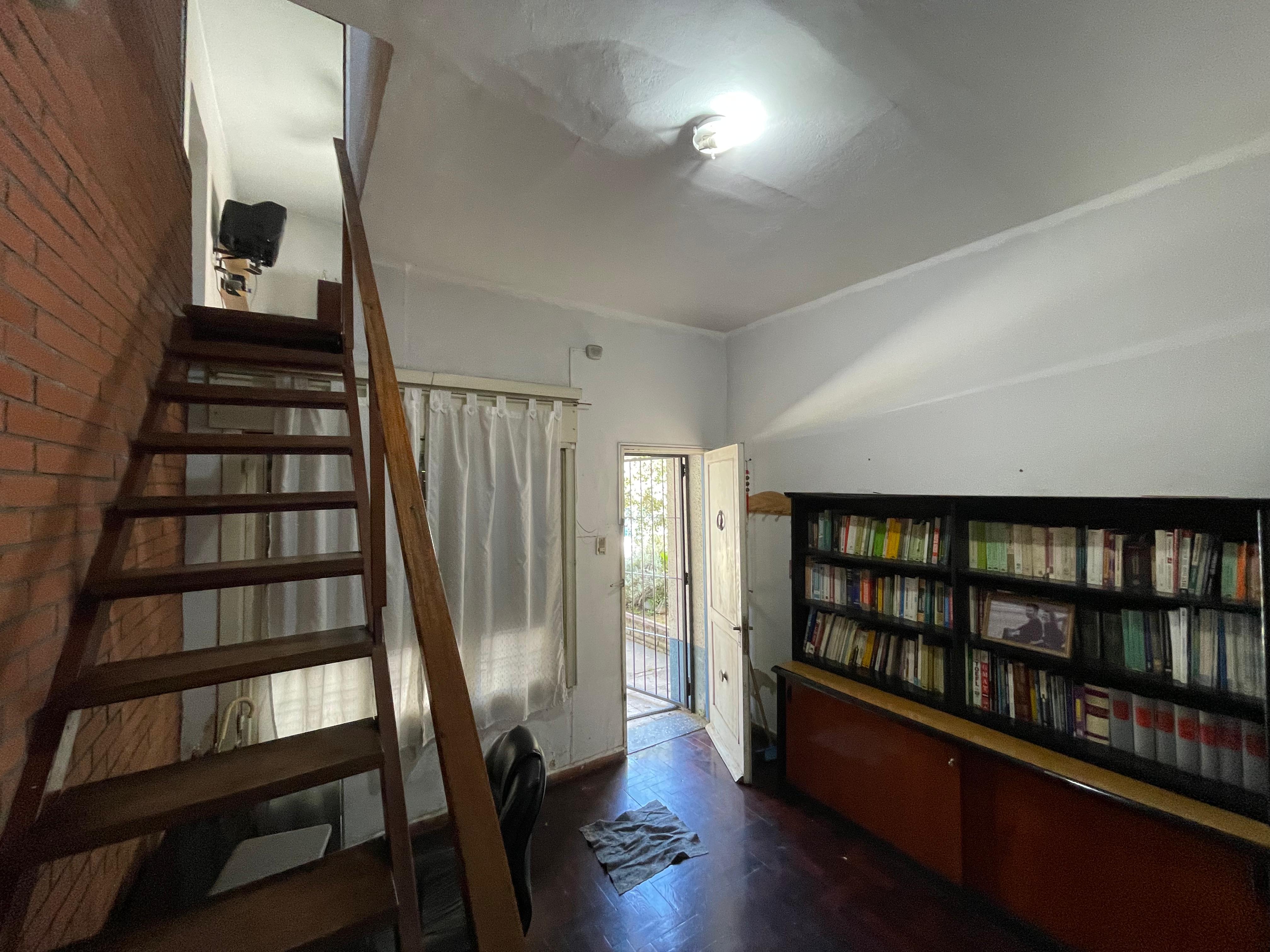 aparopropiedades - Casa en dos plantas a la venta