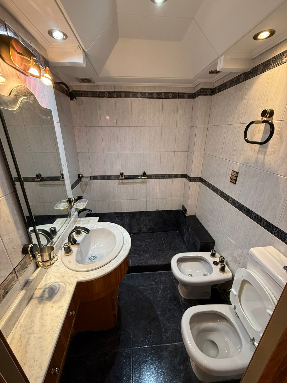 aparopropiedades - Piso a la venta en Quilmes Centro