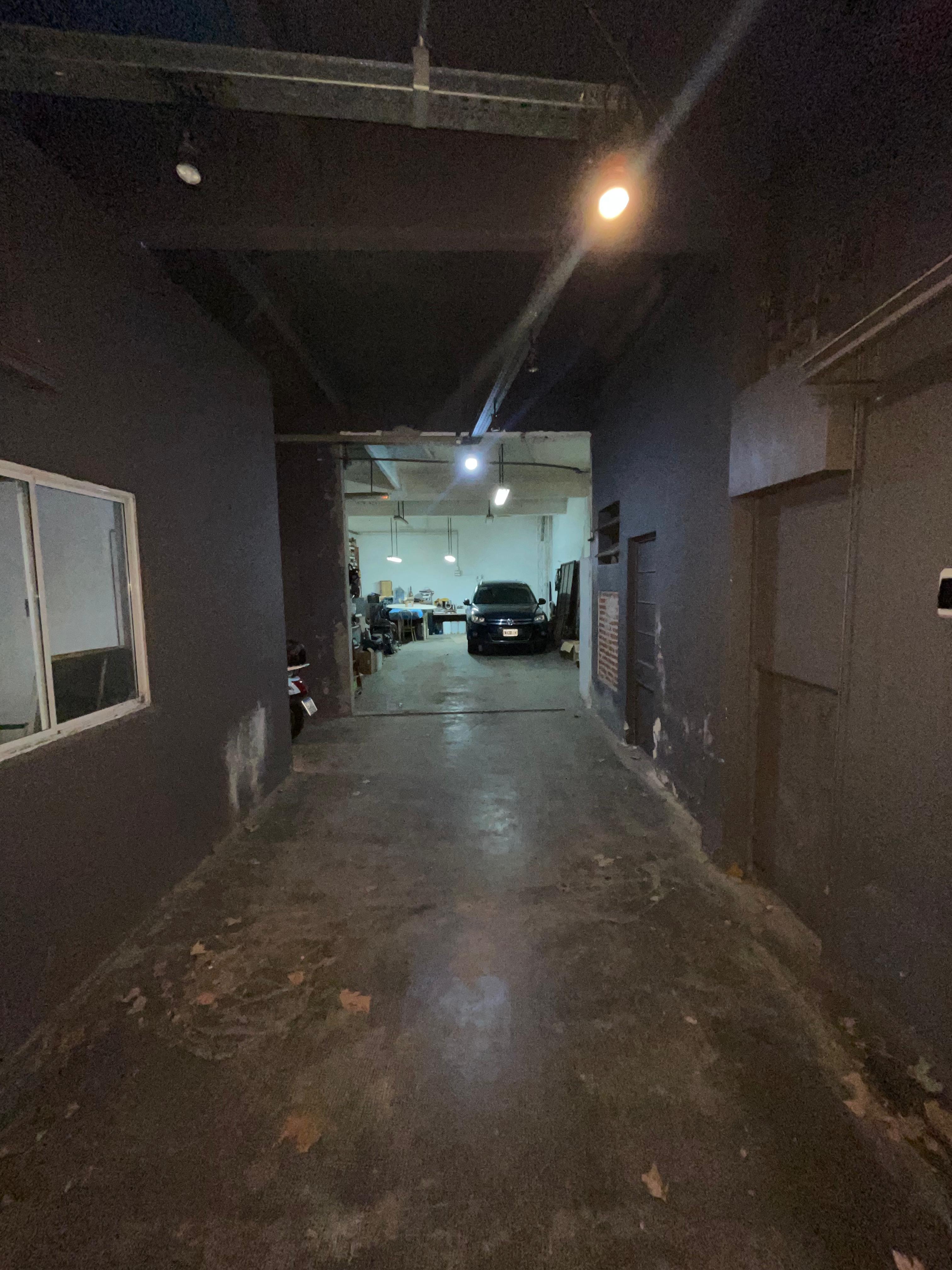 aparopropiedades - Casa en Planta Alta con local abajo 