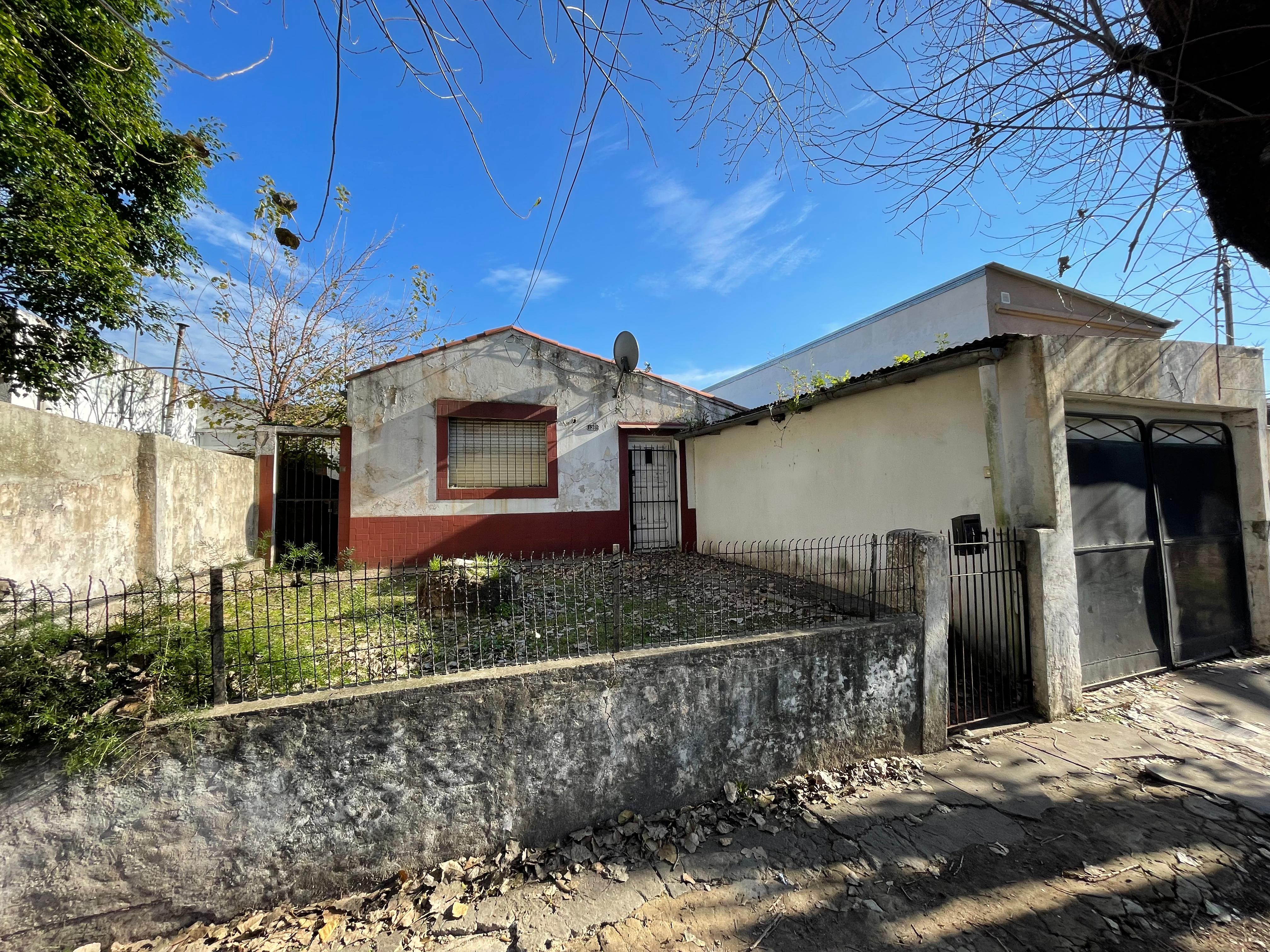 aparopropiedades - Casa a reciclar en Quilmes Este 