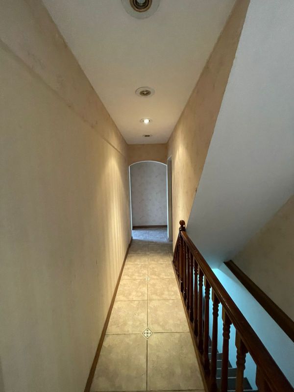 aparopropiedades - Chalet en dos Plantas a la venta