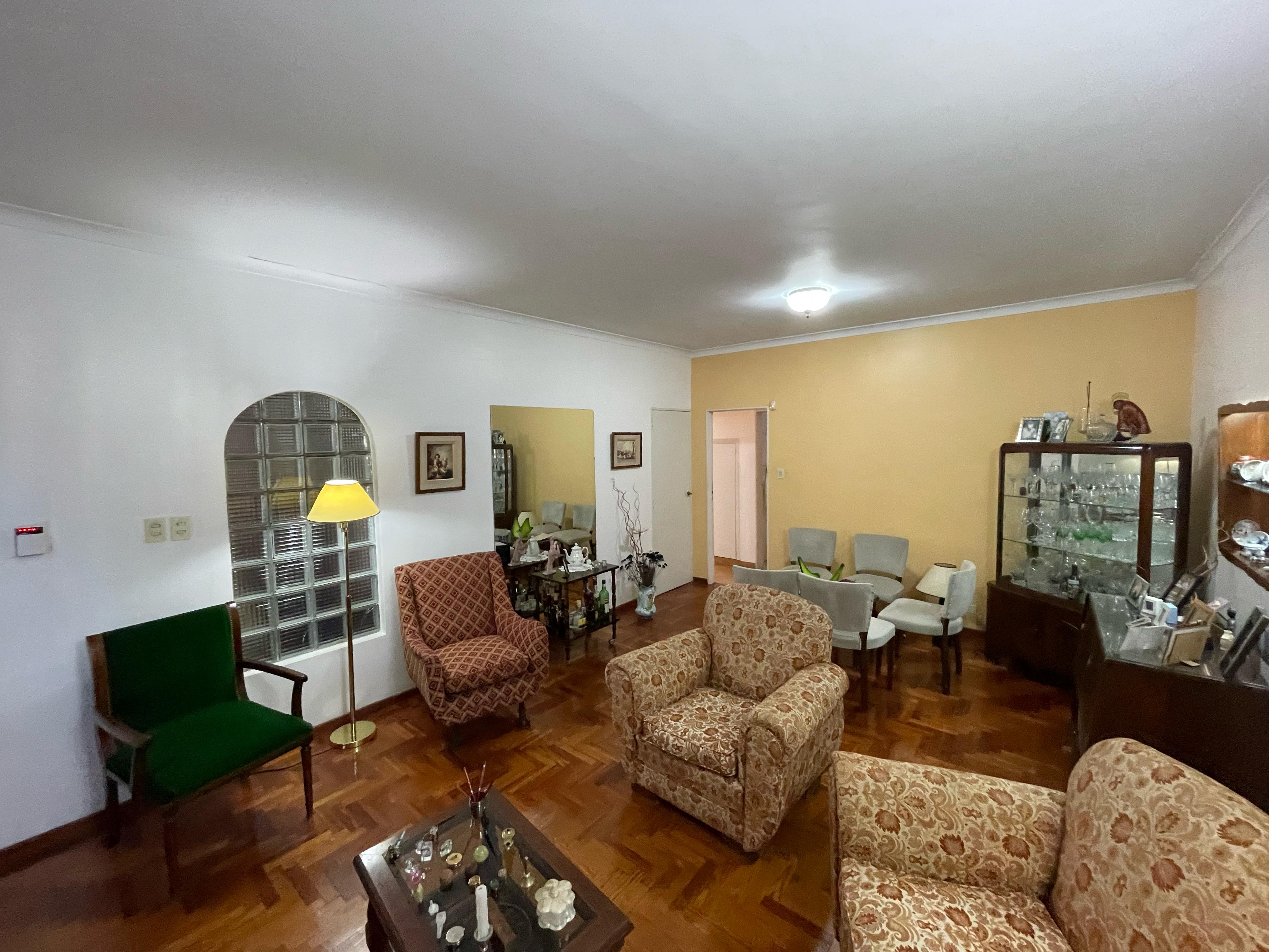aparopropiedades - Chalet en Quilmes Oeste a la Venta