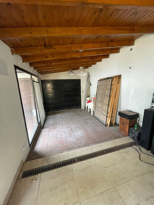 aparopropiedades - Casa a la venta en Quilmes Oeste