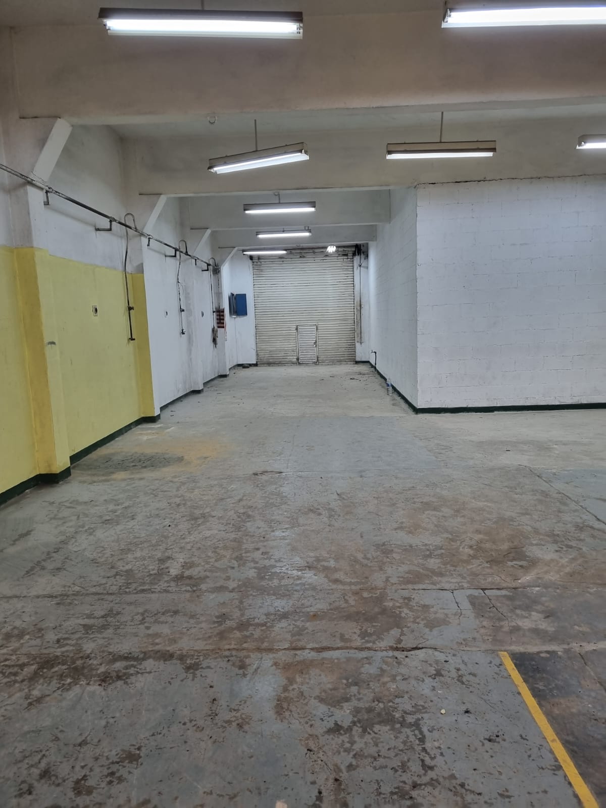 aparopropiedades - Galpón en alquiler en Bernal