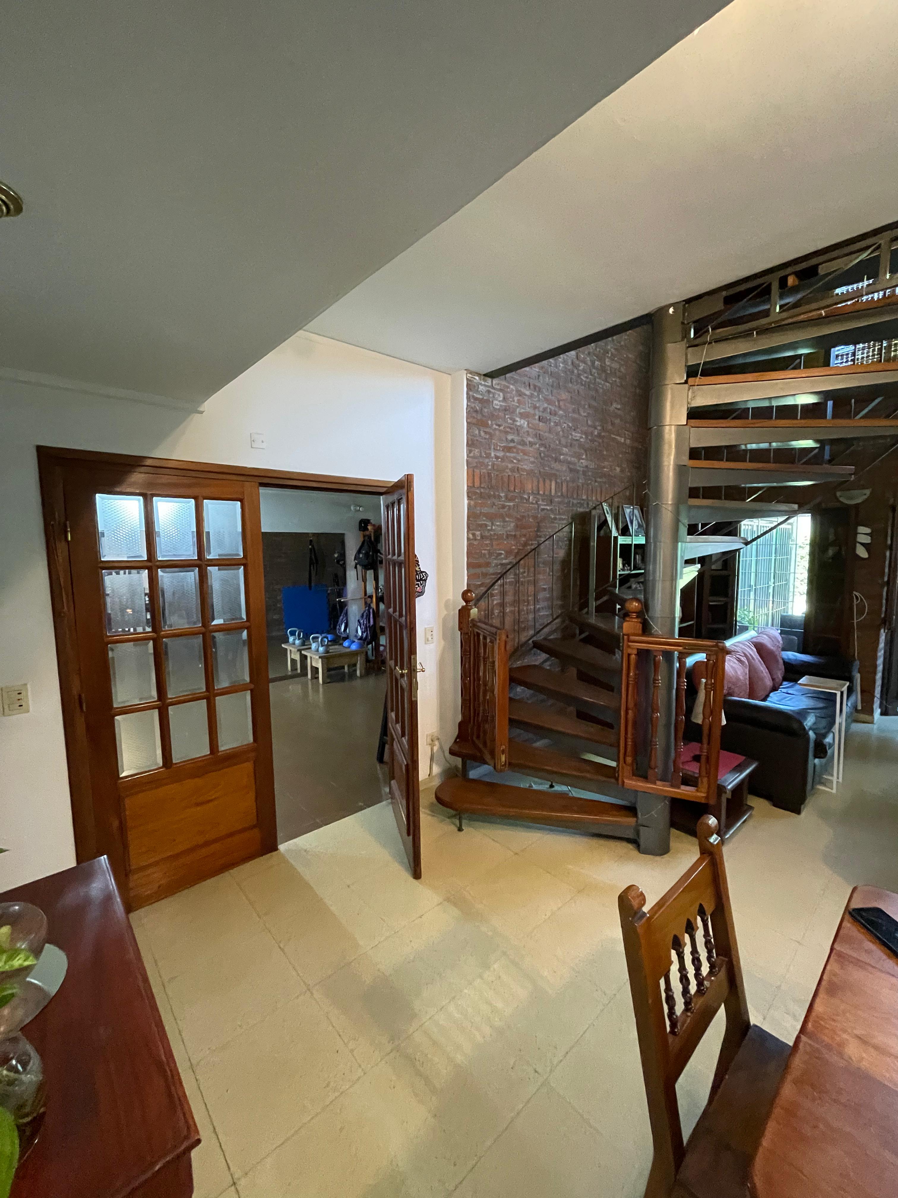 aparopropiedades - Chalet a la venta en Quilmes
