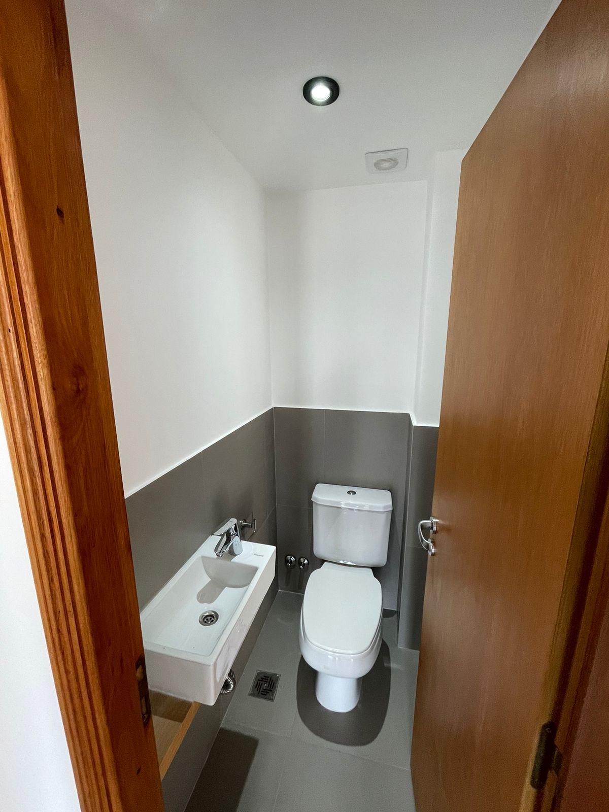 aparopropiedades - Departamento de 3 ambientes con cochera en Bernal Centro