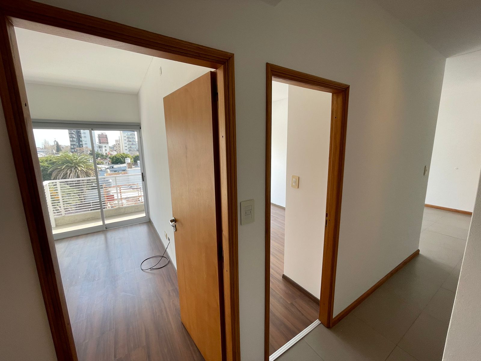 aparopropiedades - Departamento de 3 ambientes con cochera en Bernal Centro