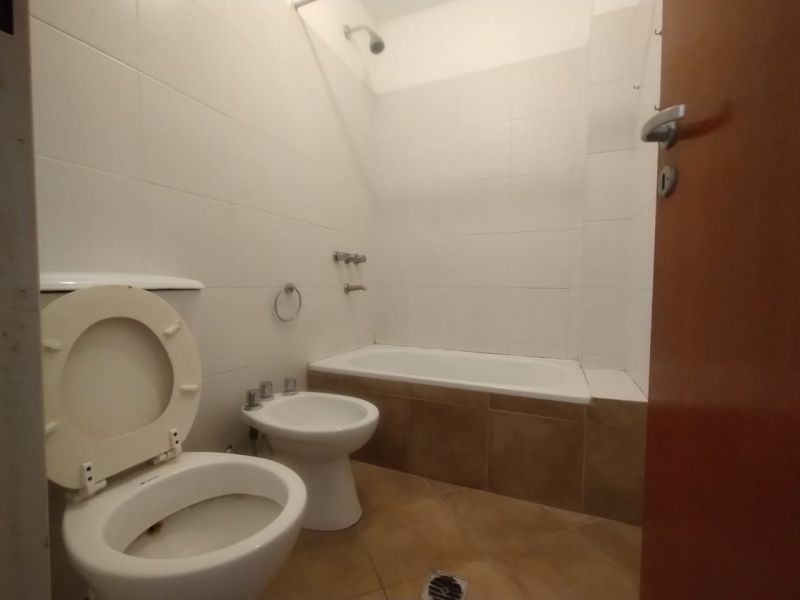 aparopropiedades - Departamento de 2 ambientes a la venta (Zona Barrio Parque)