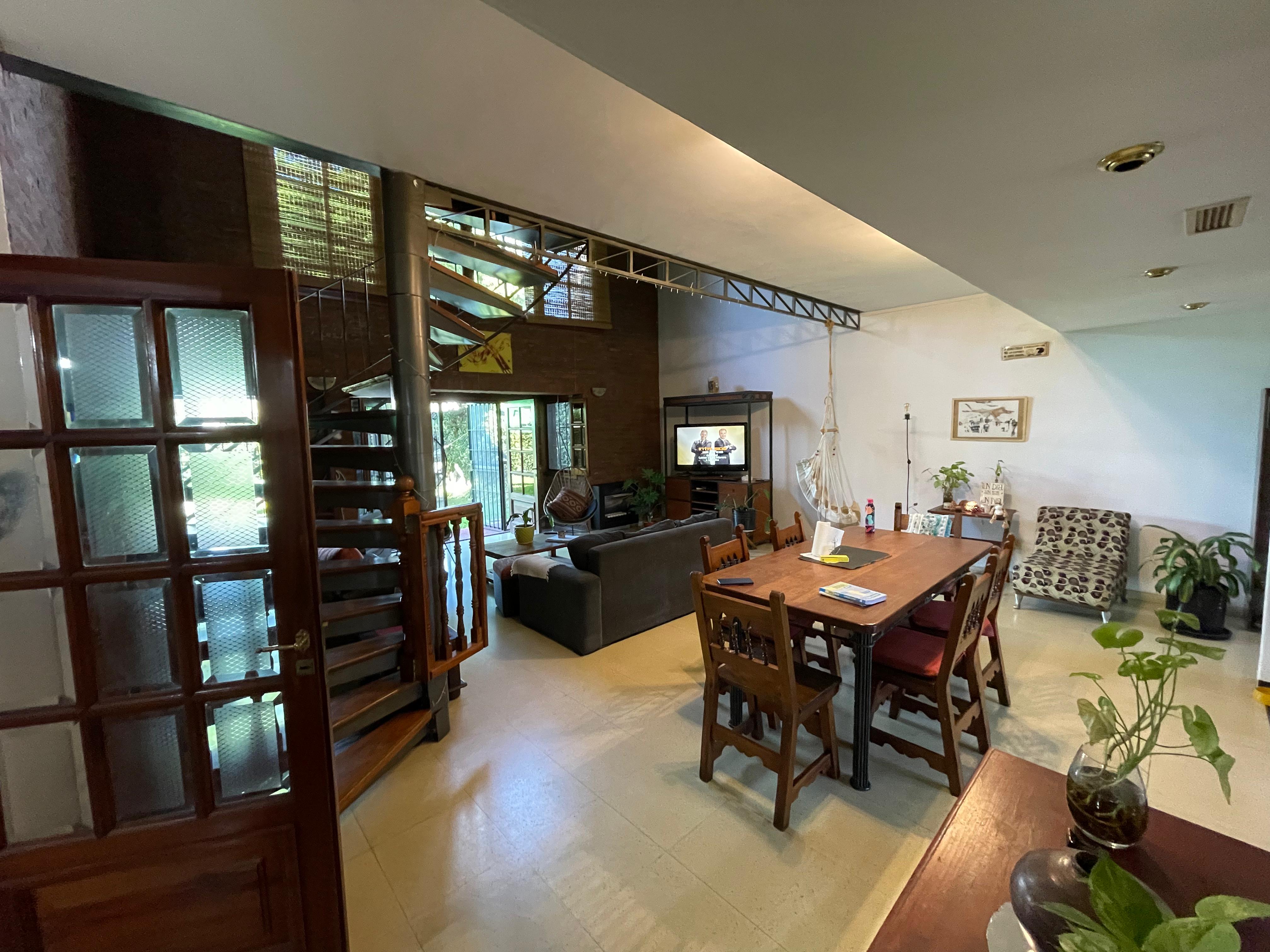 aparopropiedades - Chalet a la venta en Quilmes