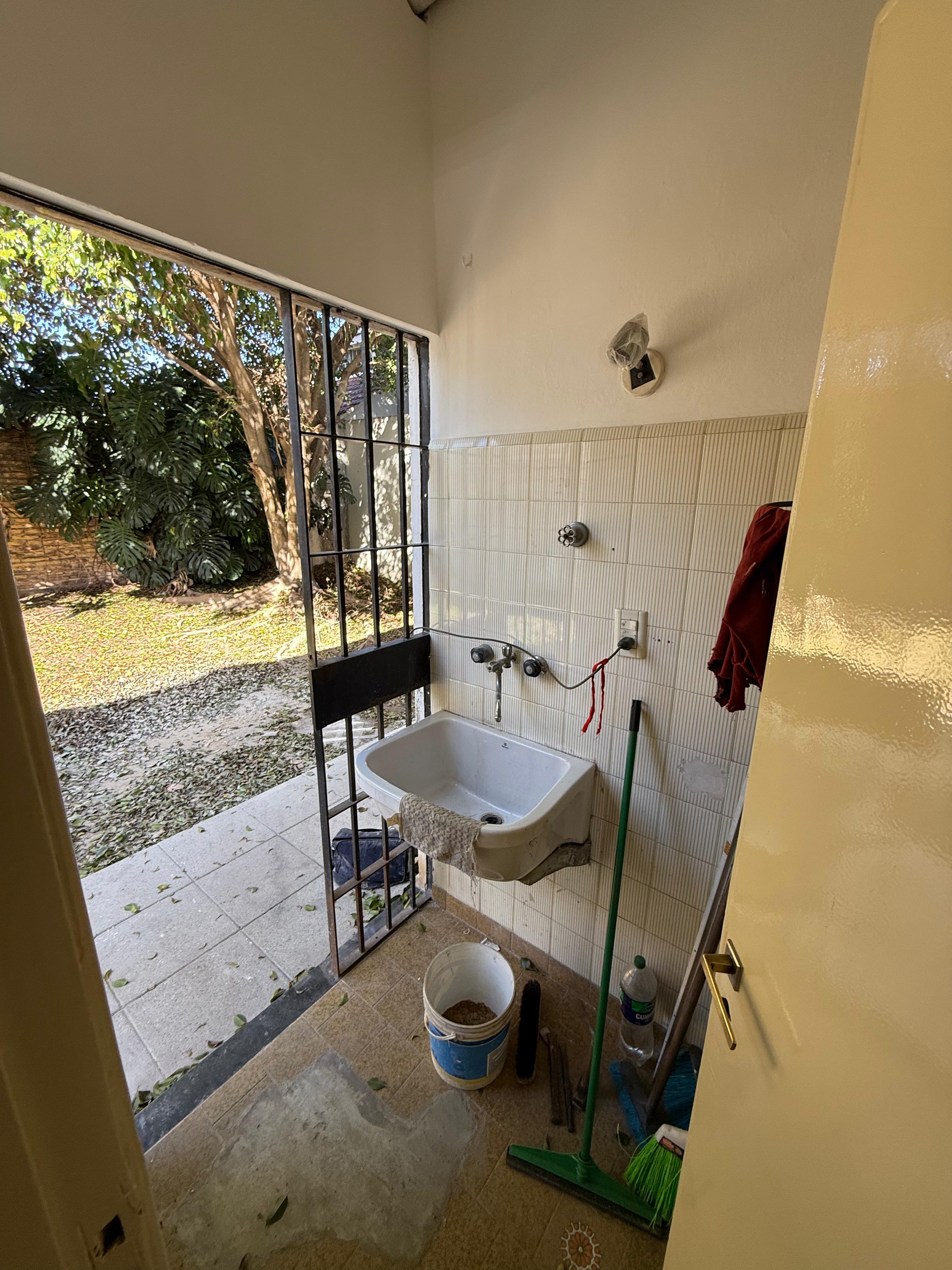 aparopropiedades - Casa para uso Profesional Exclusivo