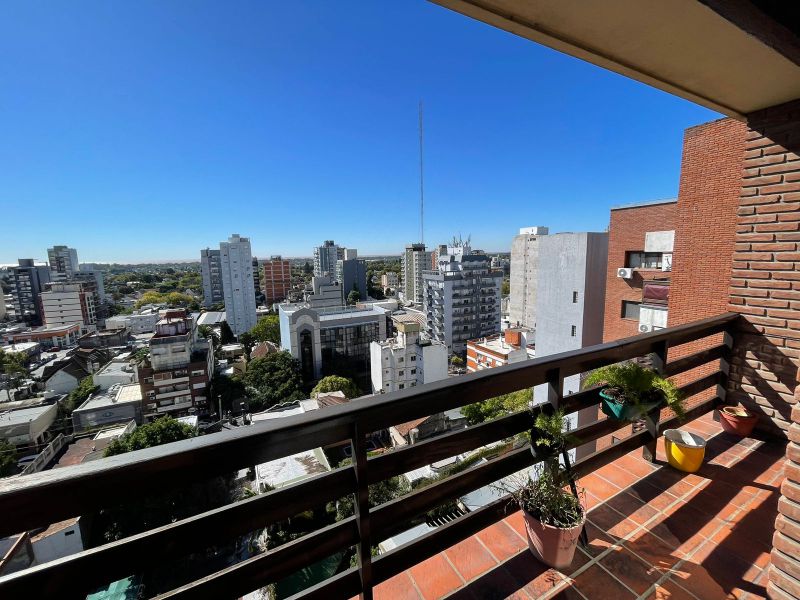 aparopropiedades - Semipiso a la venta con cochera en Quilmes Centro 
