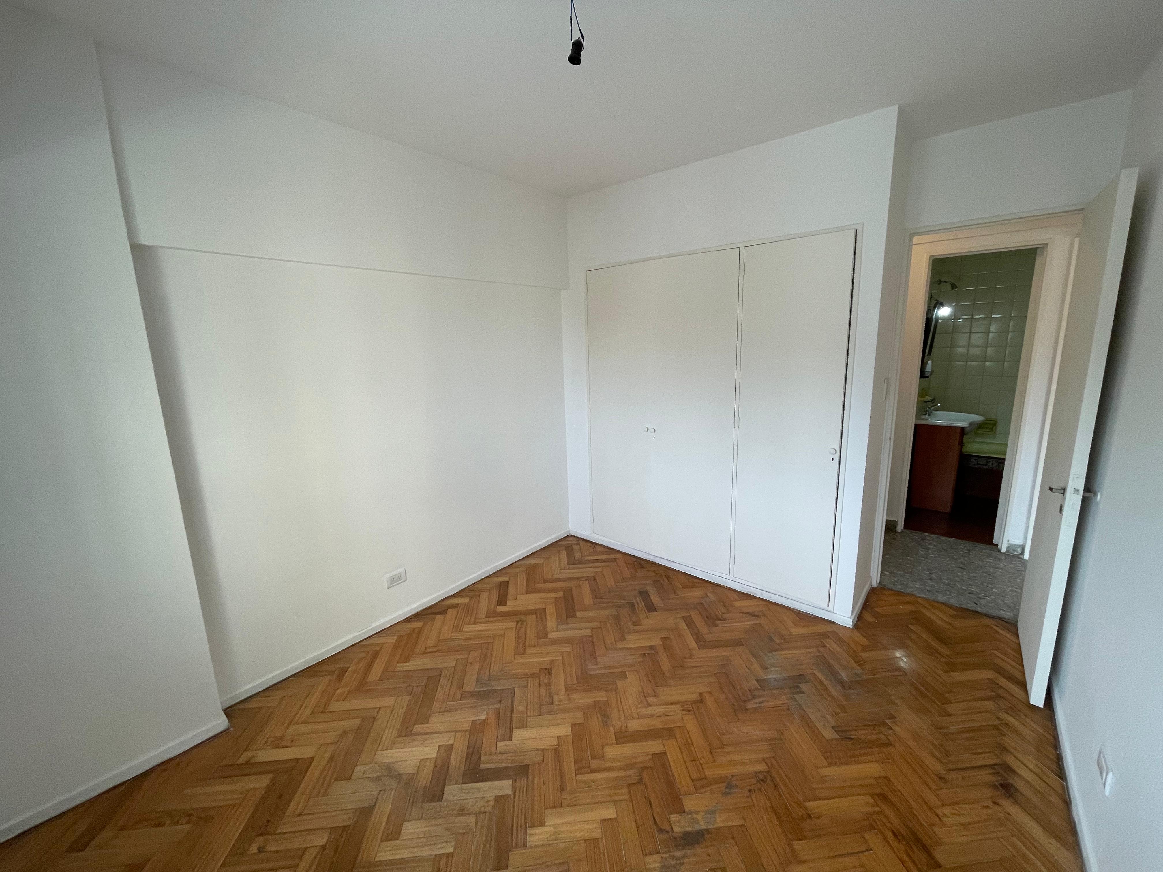 aparopropiedades - Departamento de 3 ambientes en Quilmes centro a la venta