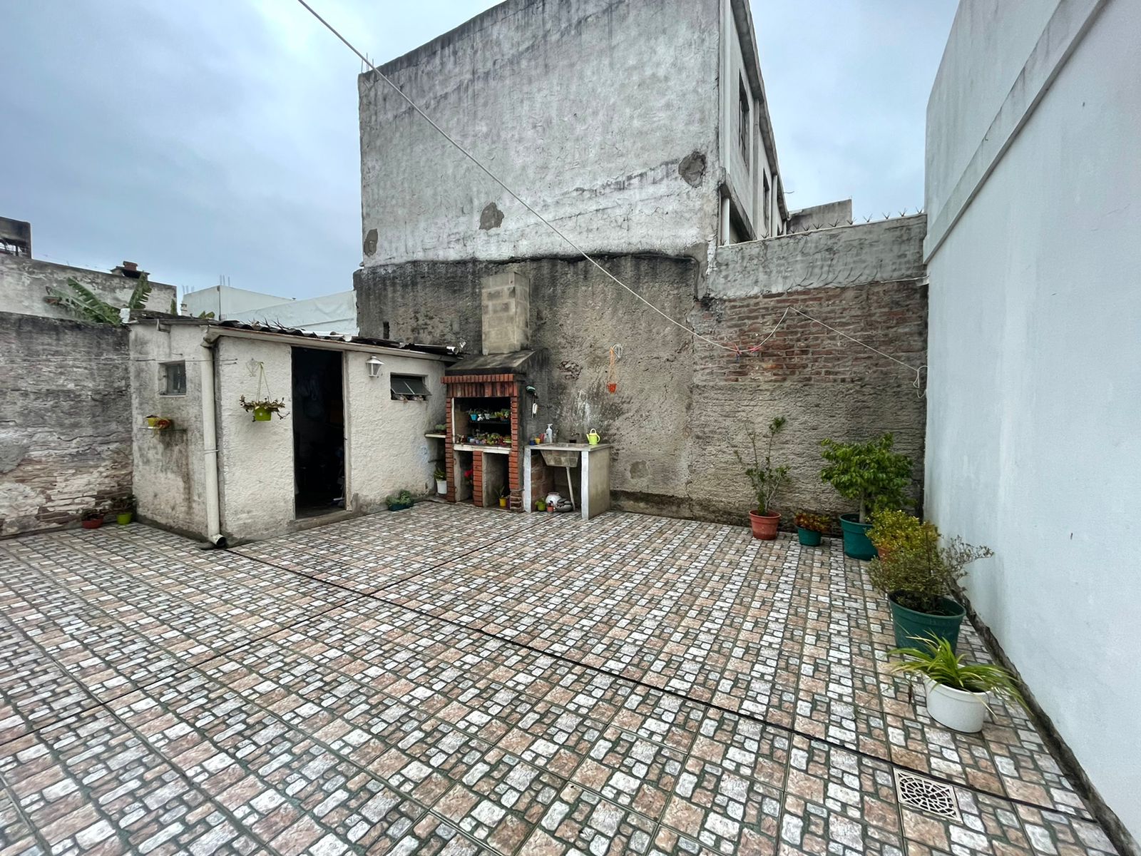 aparopropiedades - Casa en Quilmes Este a la venta