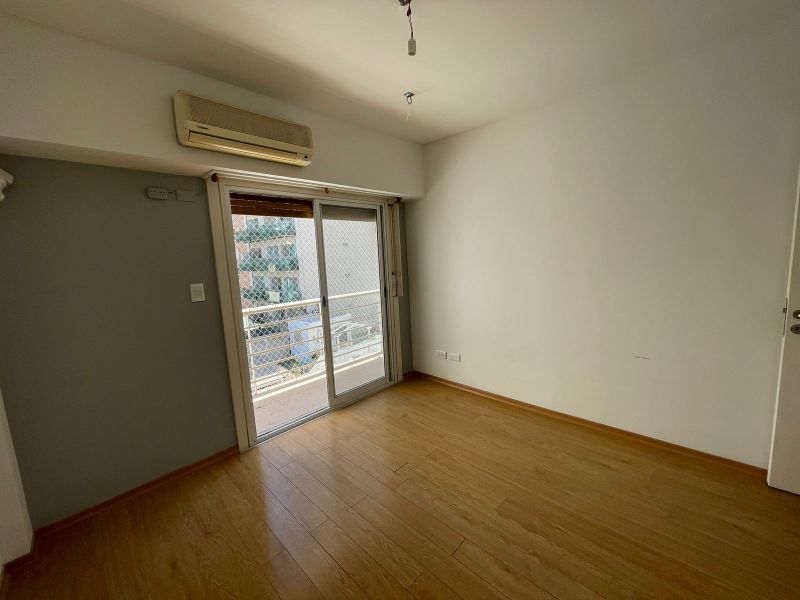 aparopropiedades - Departamento de 4 ambientes con cochera en Quilmes centro
