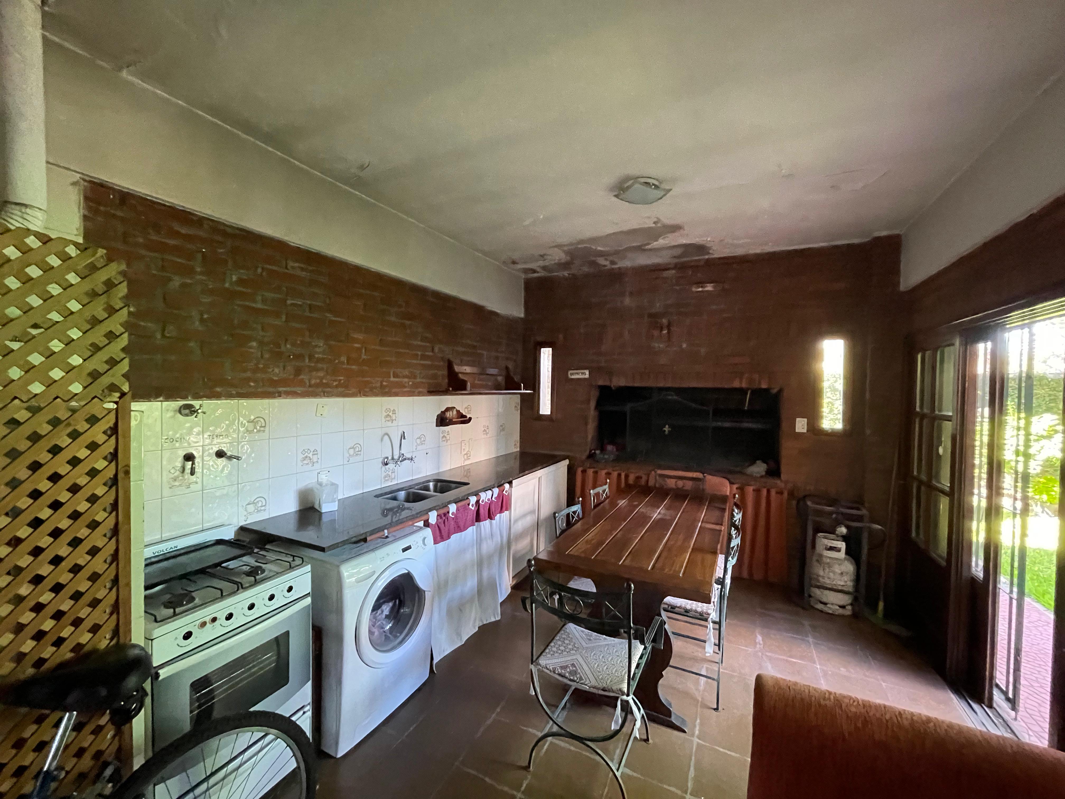 aparopropiedades - Chalet a la venta en Quilmes