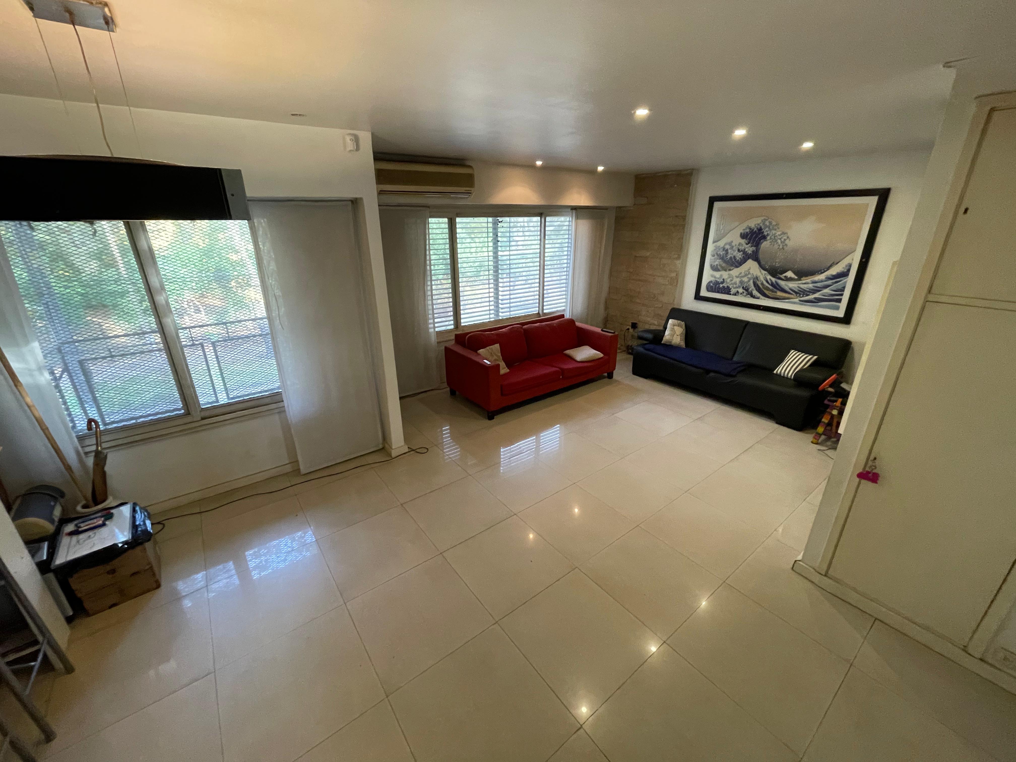 aparopropiedades - Casa en Planta Alta con local abajo 