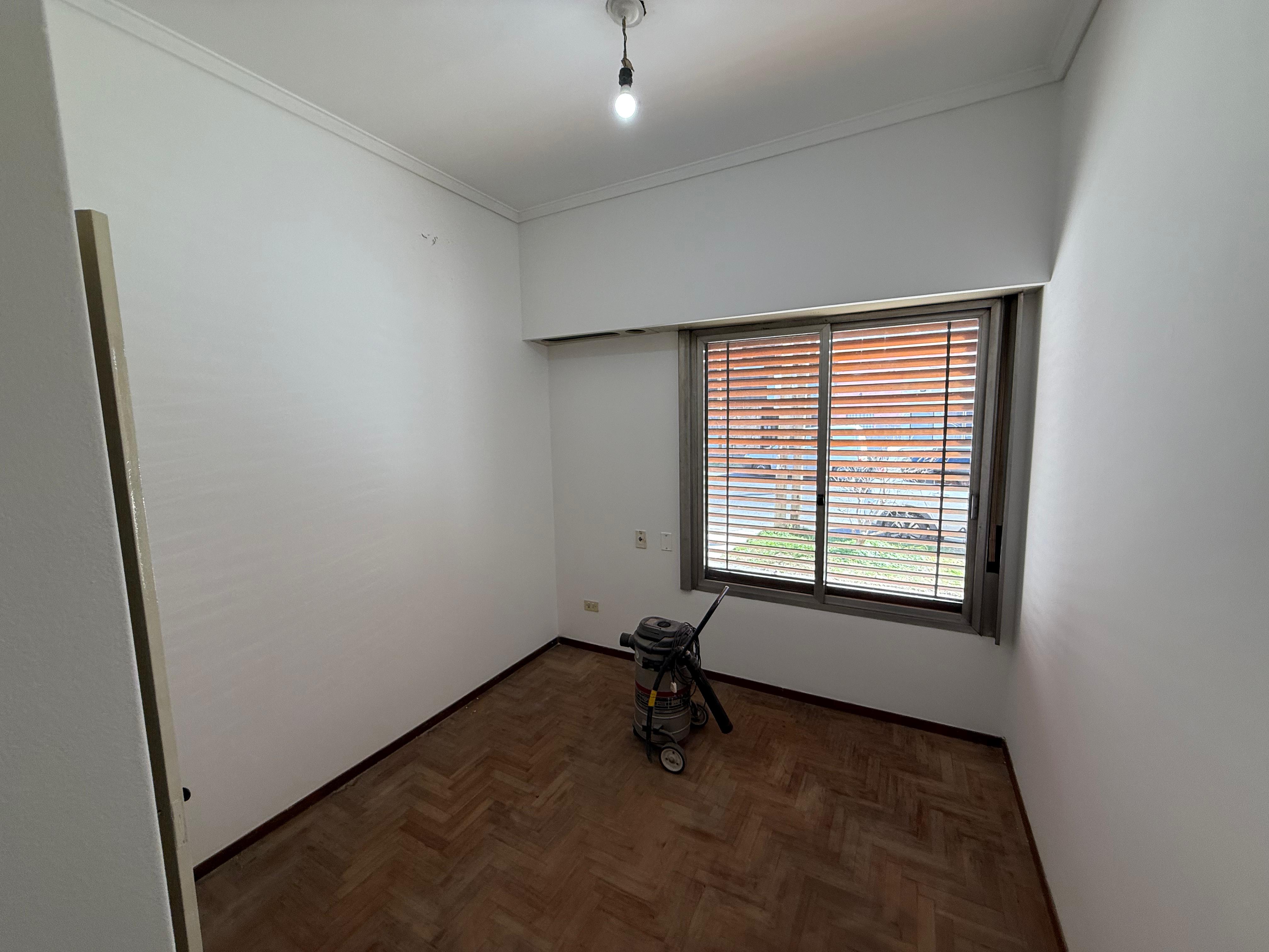 aparopropiedades - Casa para uso Profesional Exclusivo