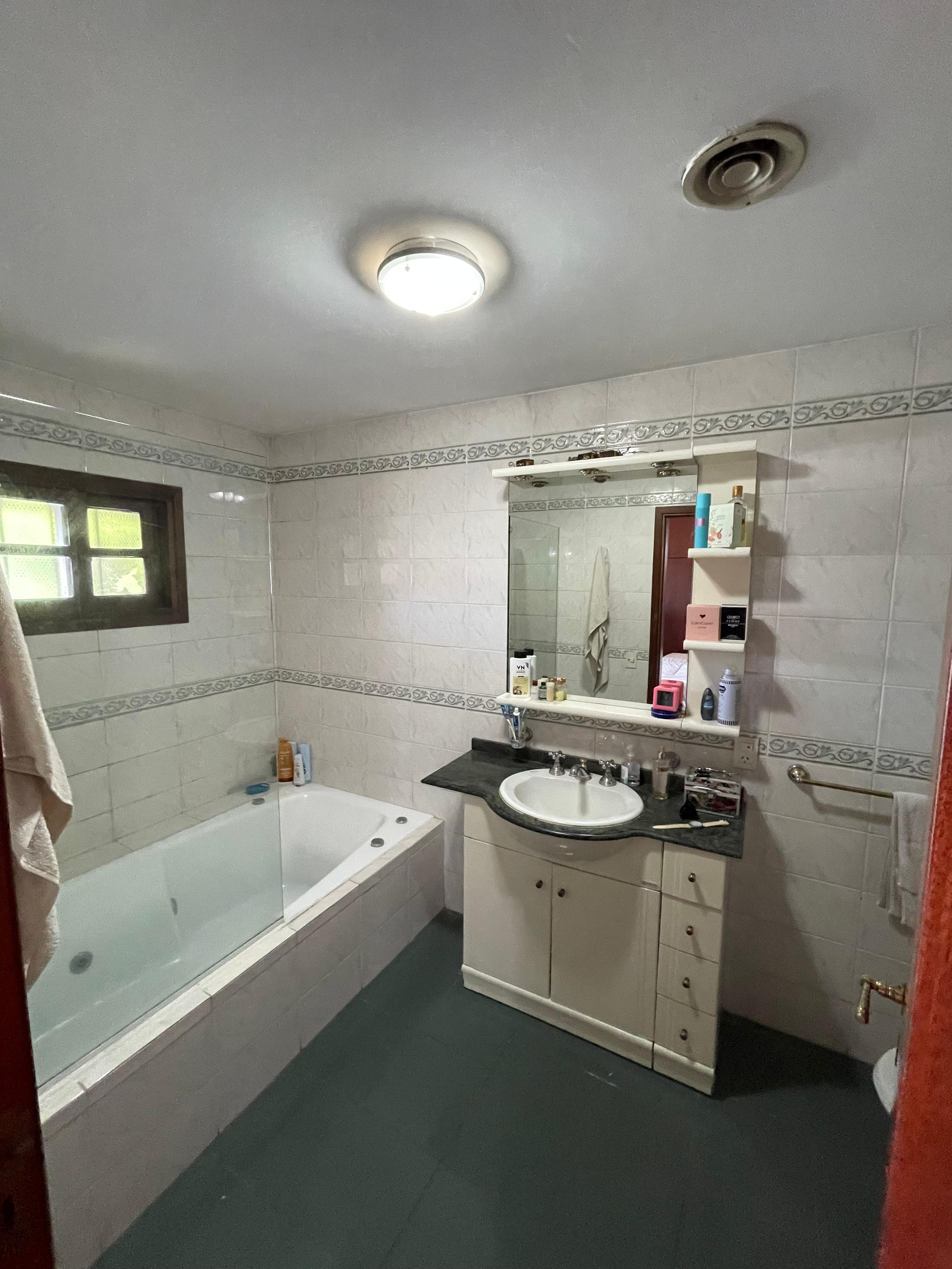 aparopropiedades - Chalet a la venta en Quilmes