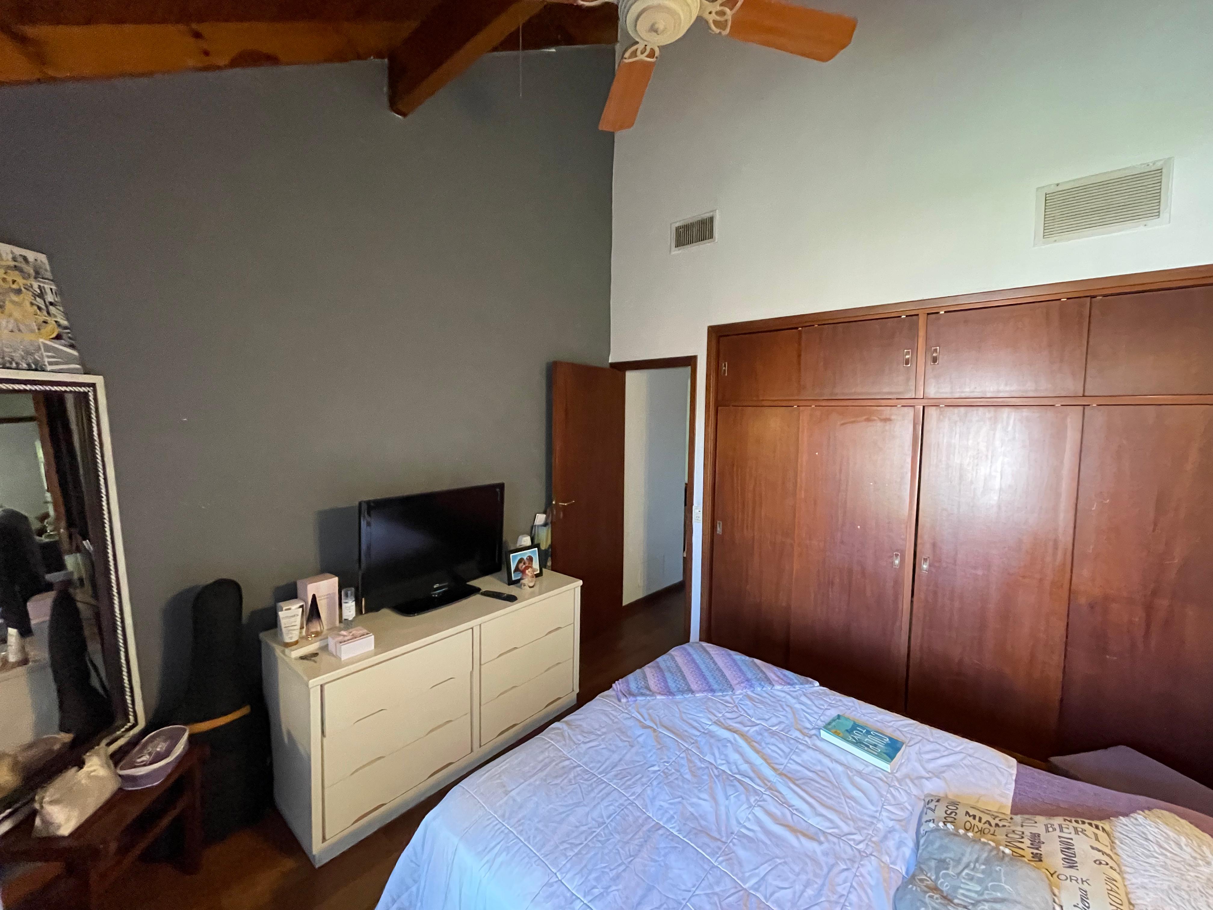 aparopropiedades - Chalet a la venta en Quilmes