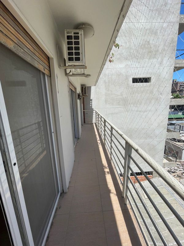 aparopropiedades - Departamento de 4 ambientes con cochera en Quilmes centro