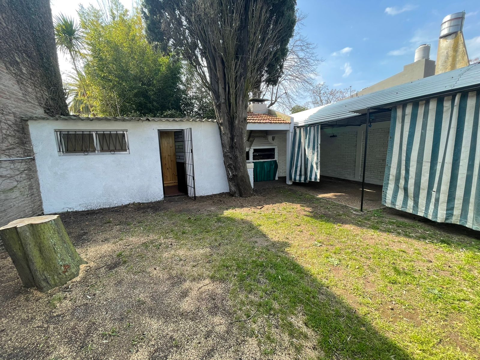 aparopropiedades - Chalet en dos Plantas en Alquiler