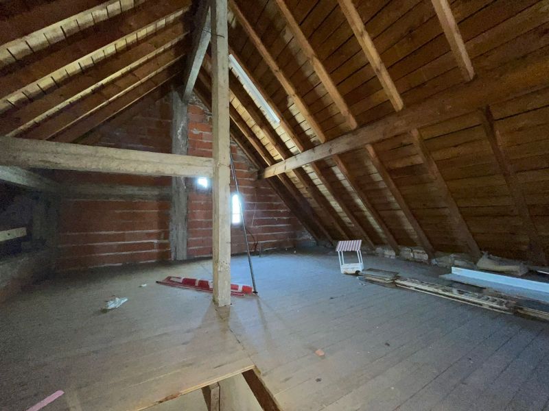 aparopropiedades - Chalet en dos Plantas a la venta