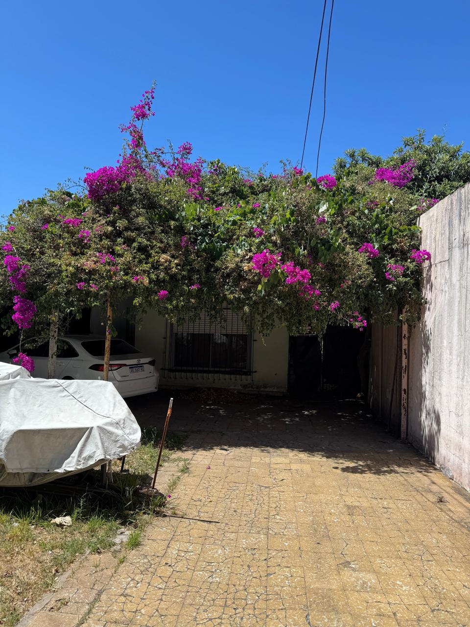aparopropiedades - Casa con fondo en Quilmes Este a la venta