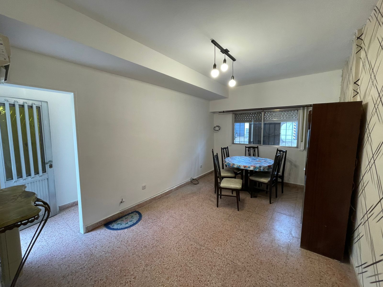 aparopropiedades - Departamento de 2 ambientes con patio en Quilmes Oeste