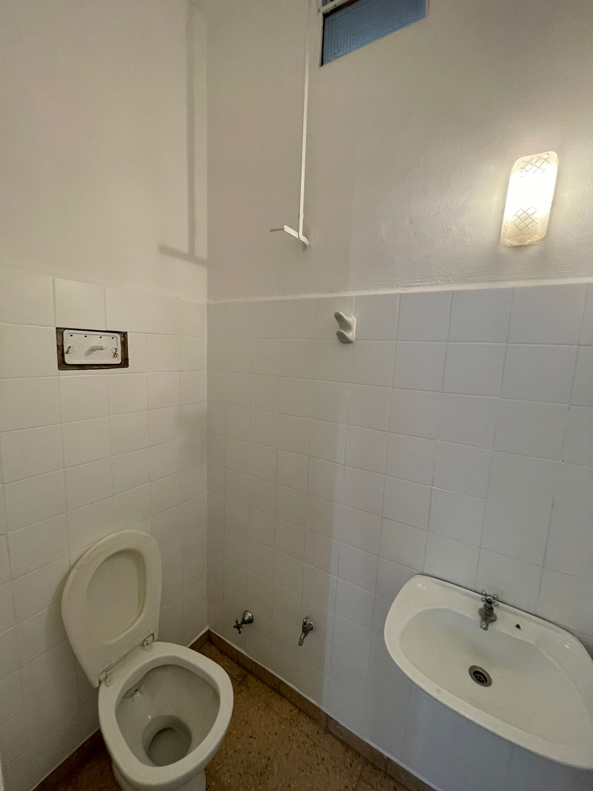 aparopropiedades - Local Comercial en Quilmes Centro
