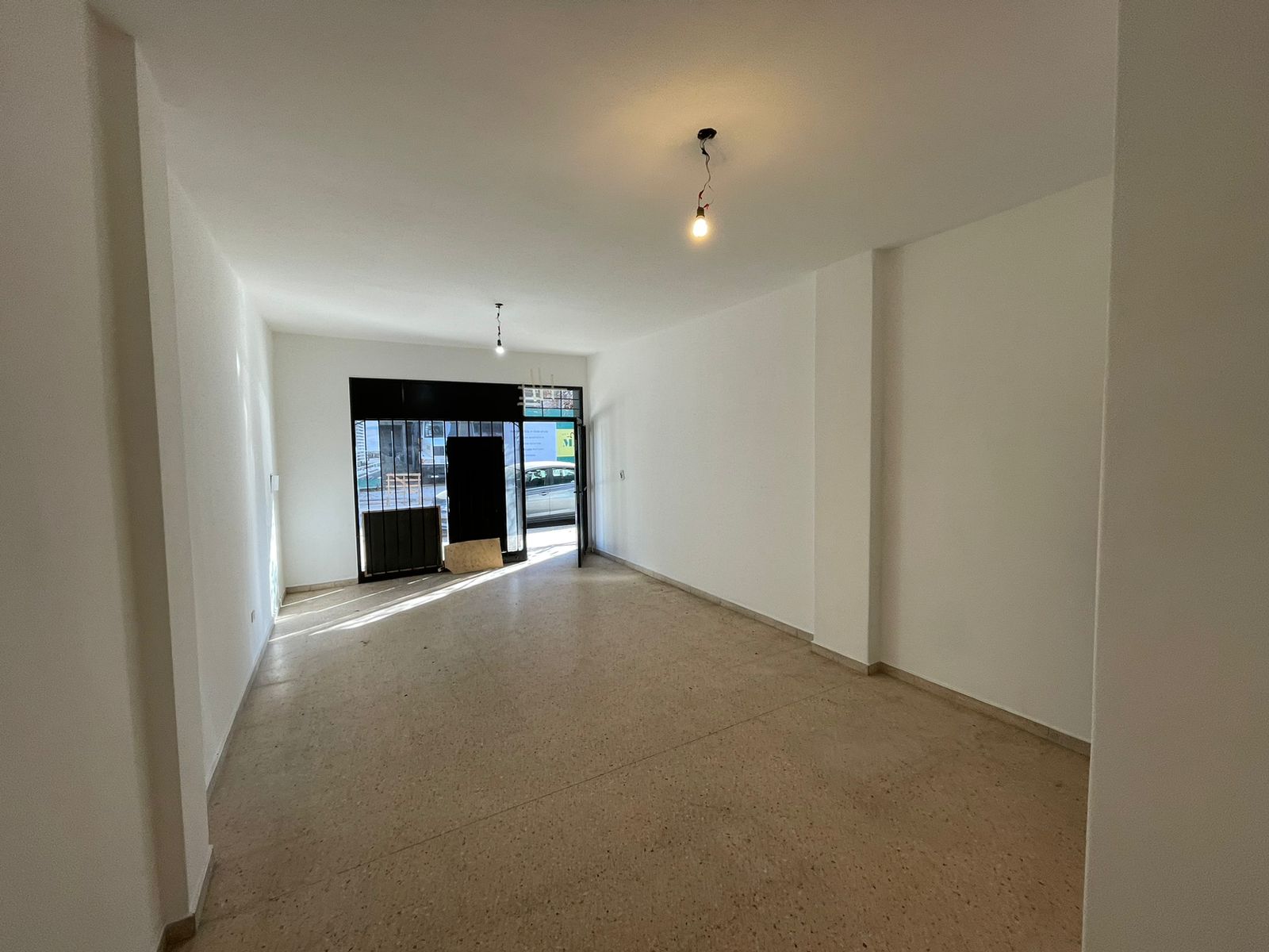 aparopropiedades - Local Comercial en Quilmes Centro