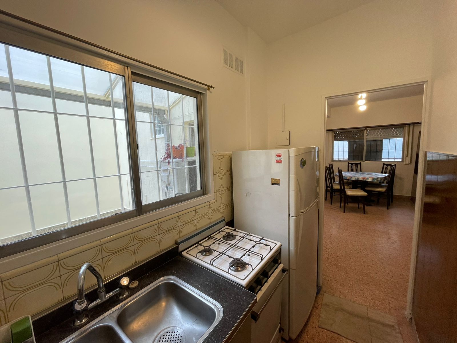 aparopropiedades - Departamento de 2 ambientes con patio en Quilmes Oeste