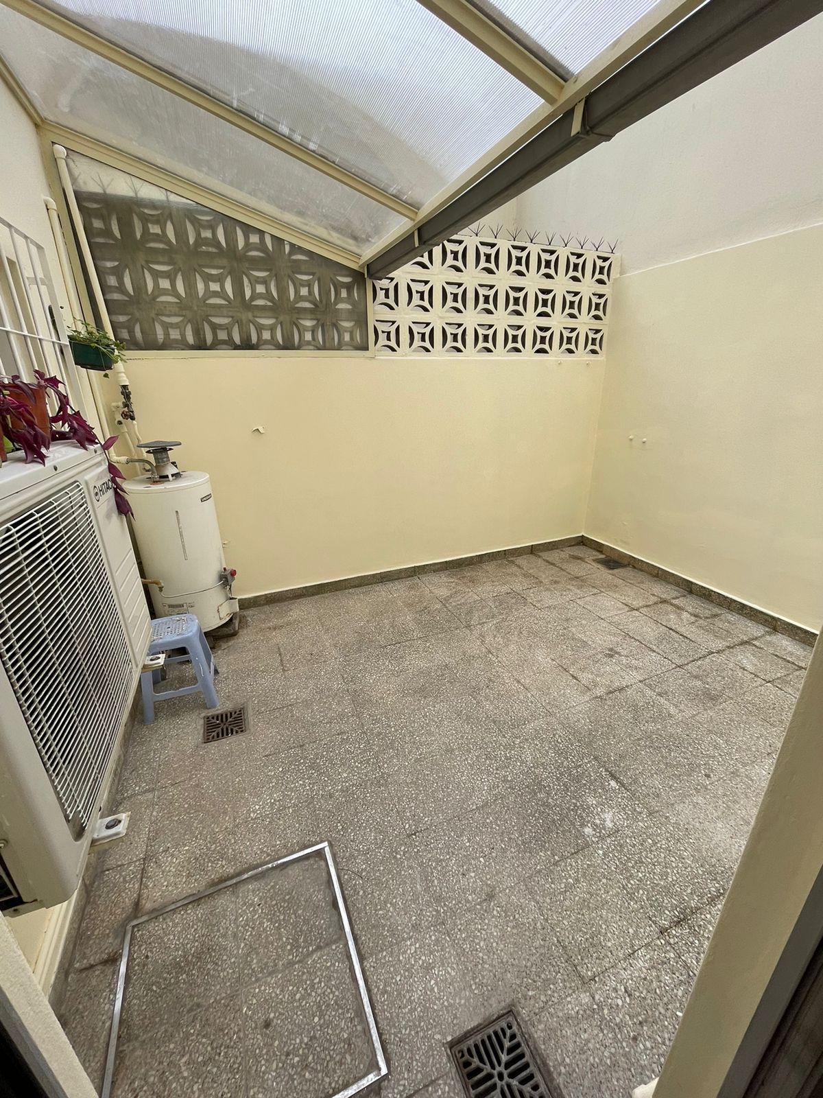 aparopropiedades - Departamento de 2 ambientes con patio en Quilmes Oeste